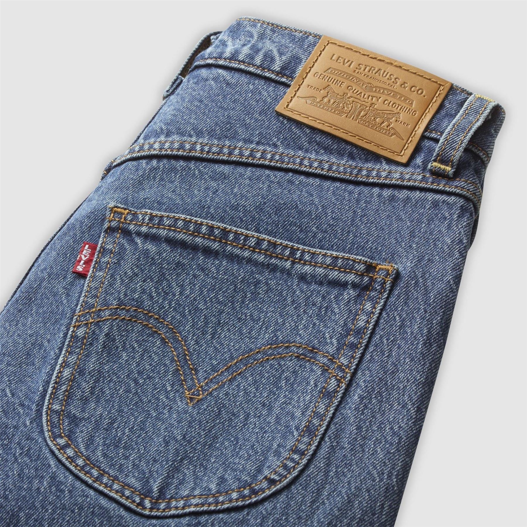 Levis Ribcage Straight Fit Jeans