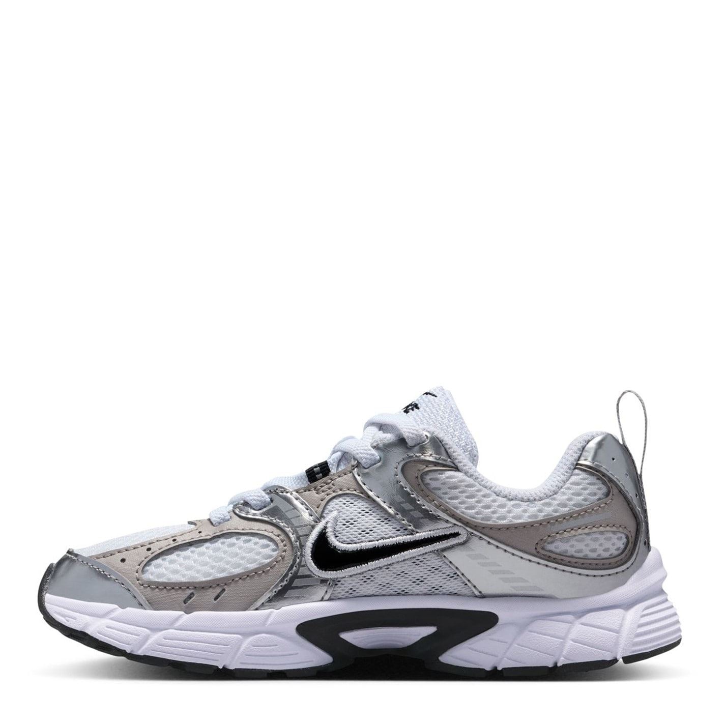Nike V5 Rnr Lace Up Low Top Sneakers