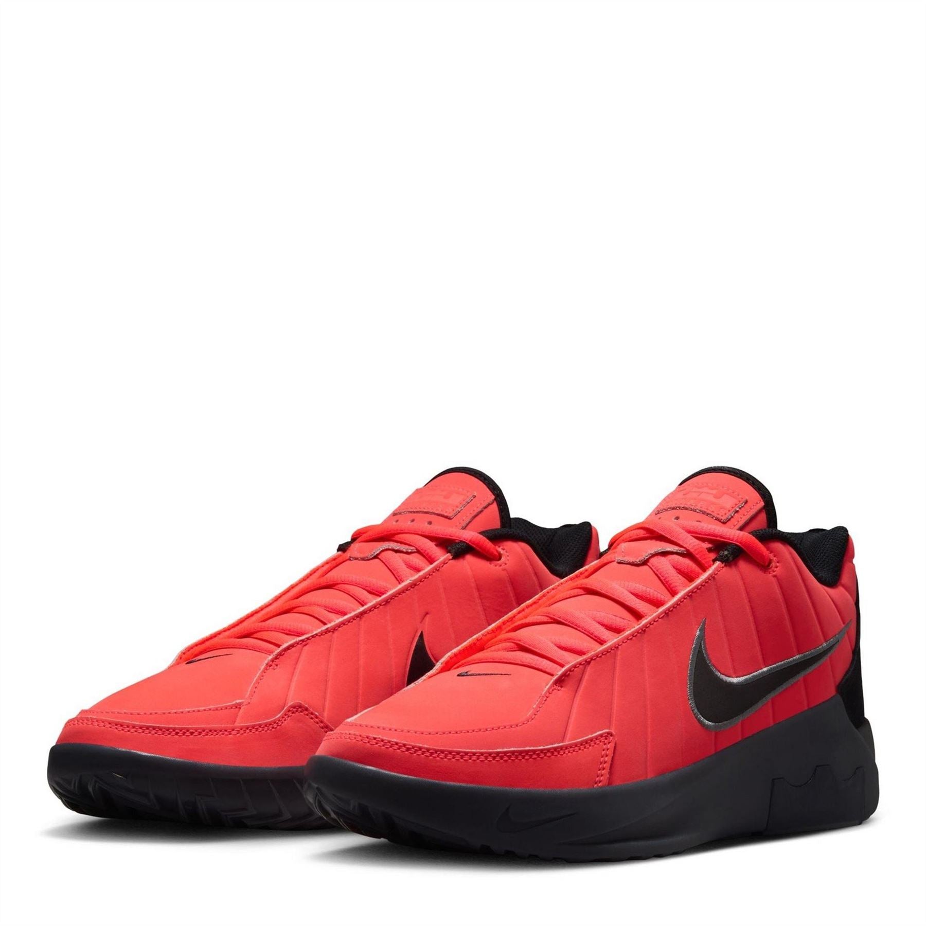 Nike Witness 9 Low Top Lace-Up Sneakers