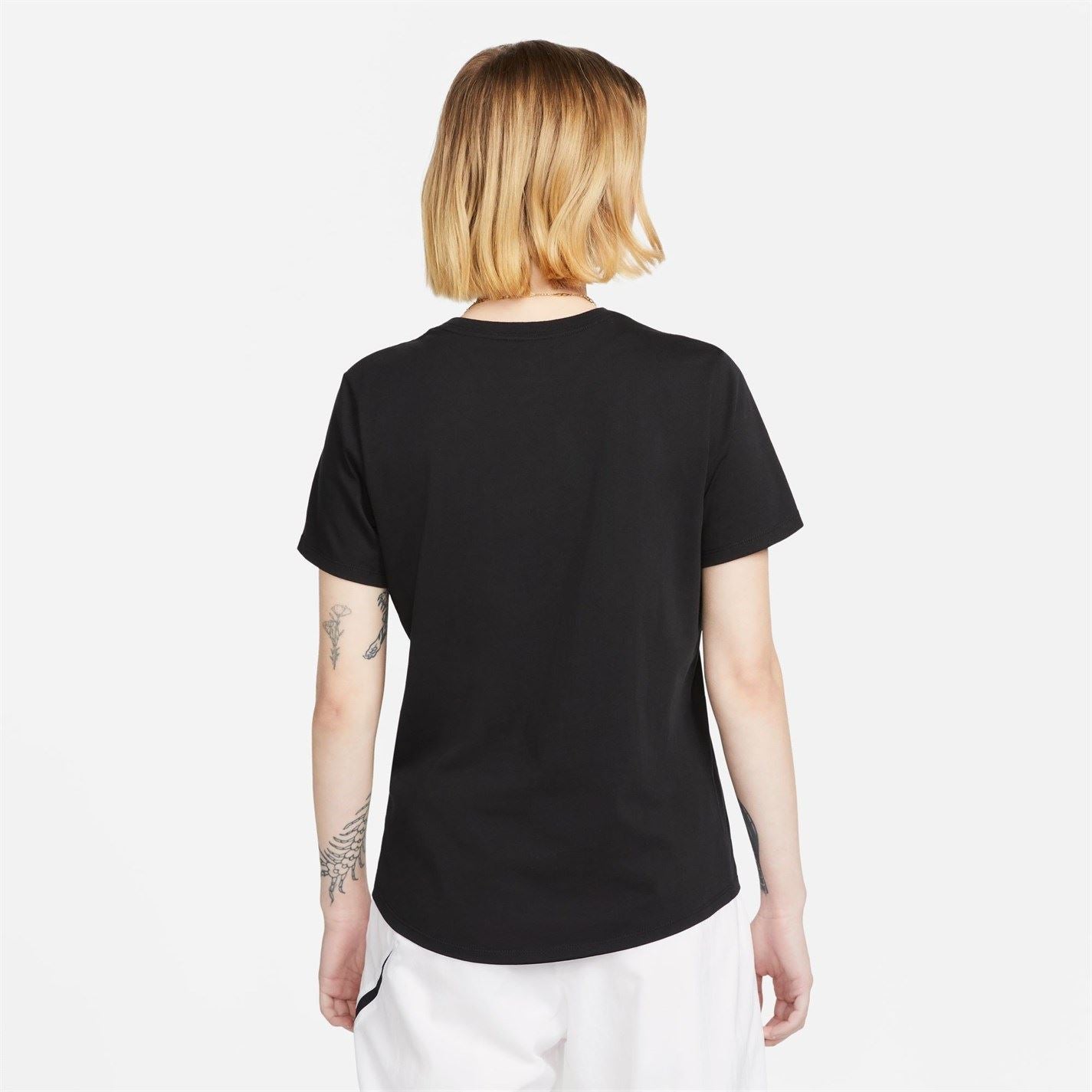 Nike Womens Sportswear Club T-Shirt