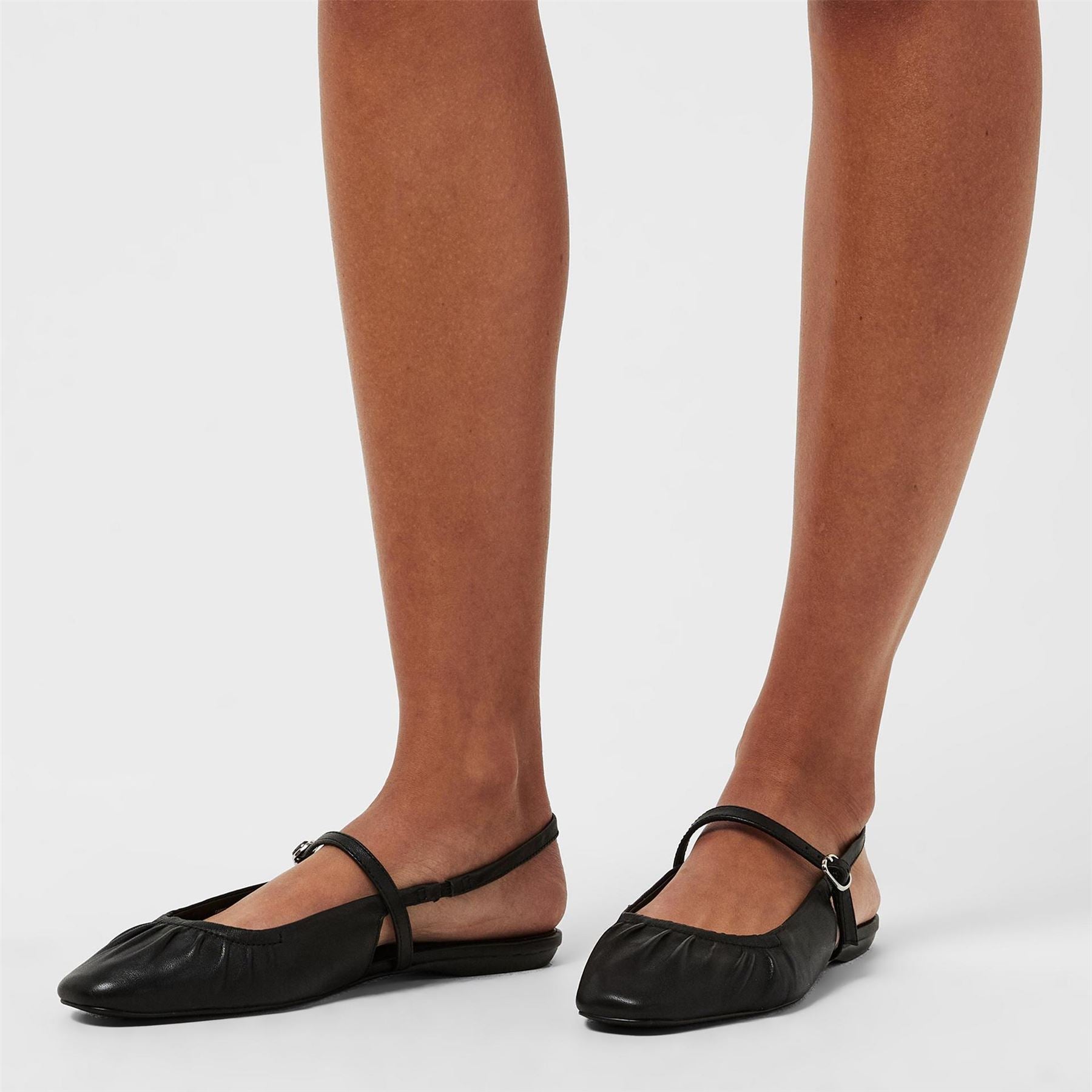 Steve Madden Garson Flat Leather Sandals