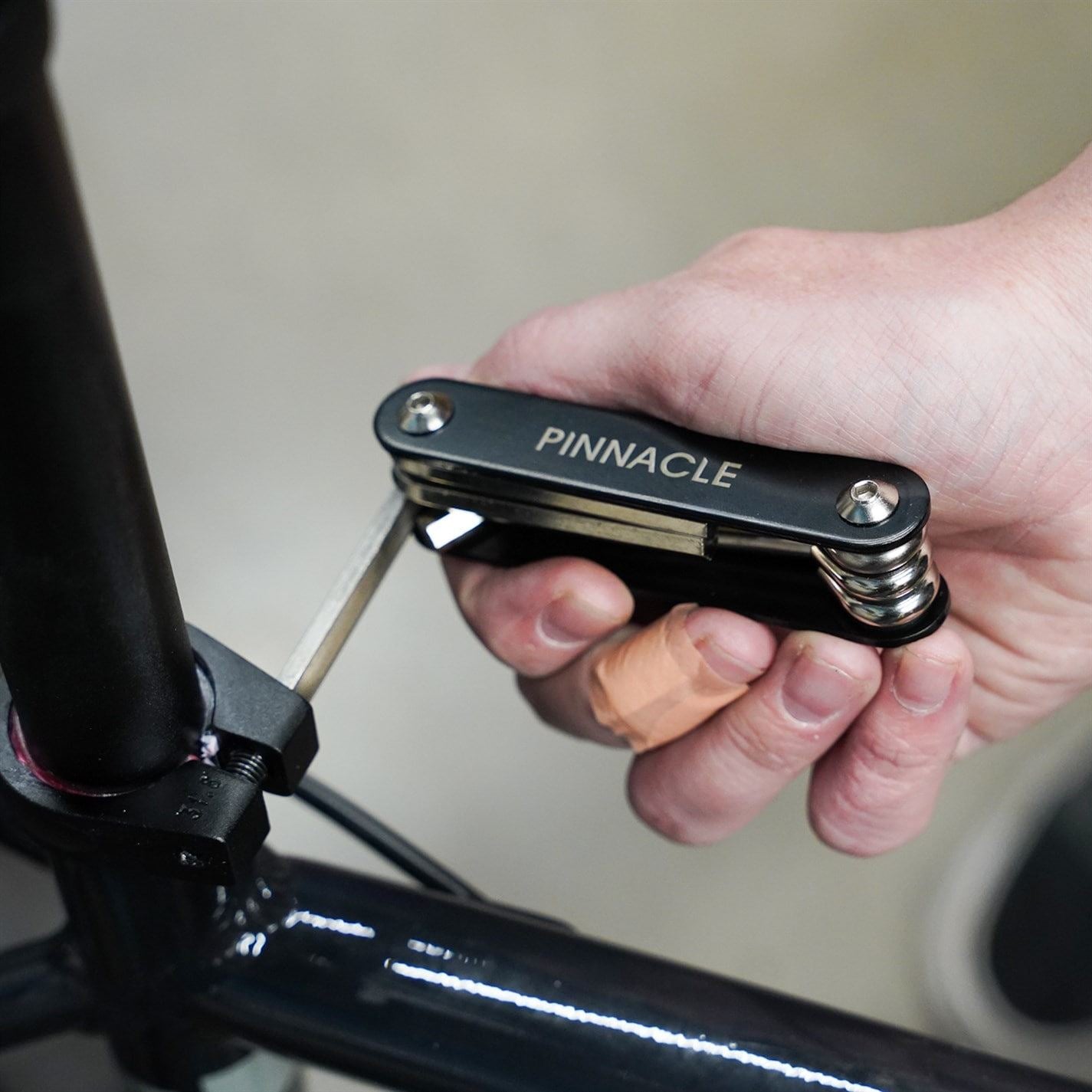 Pinnacle 6 In 1 Multi Tool