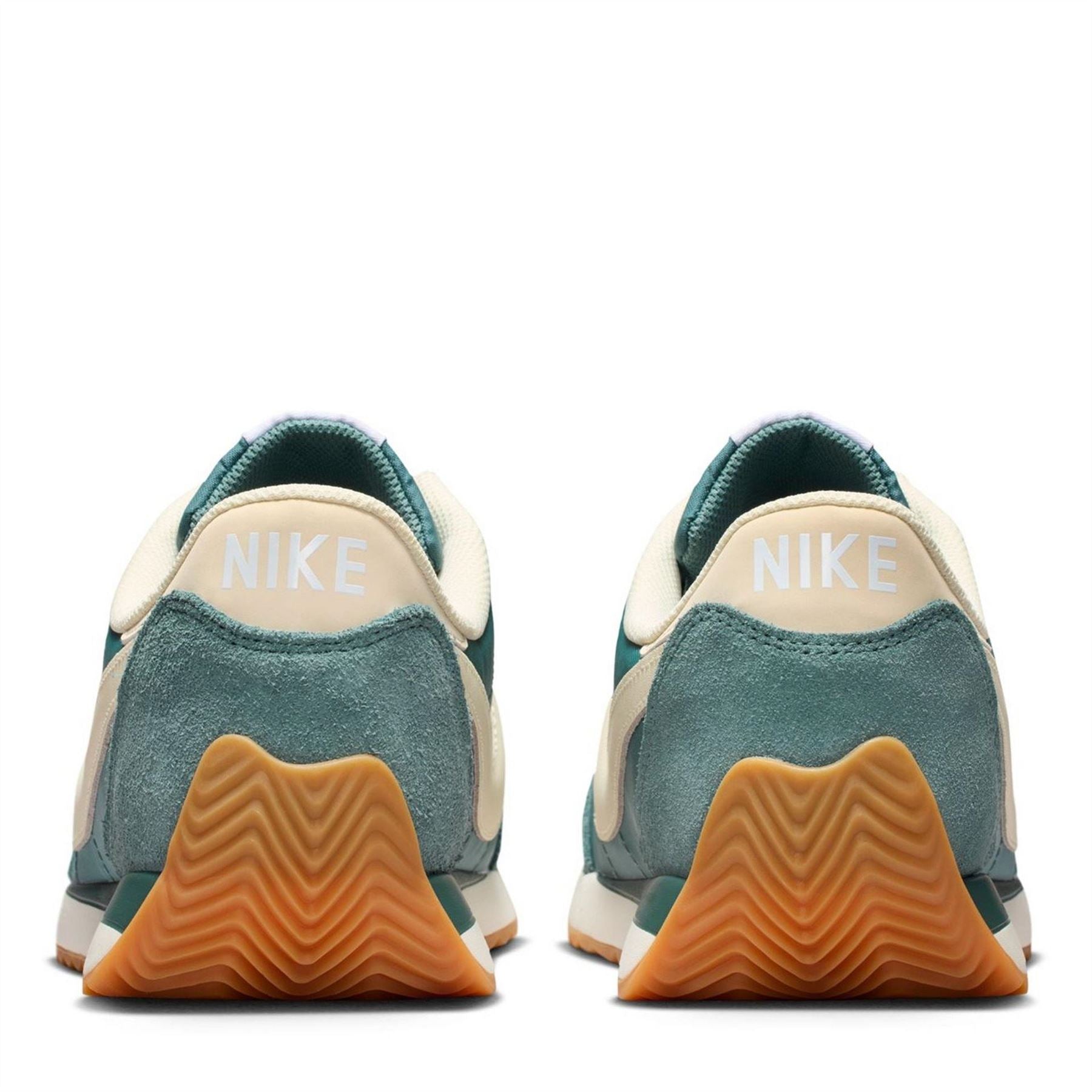 Nike Low Heel Round Toe Low Top Sneakers