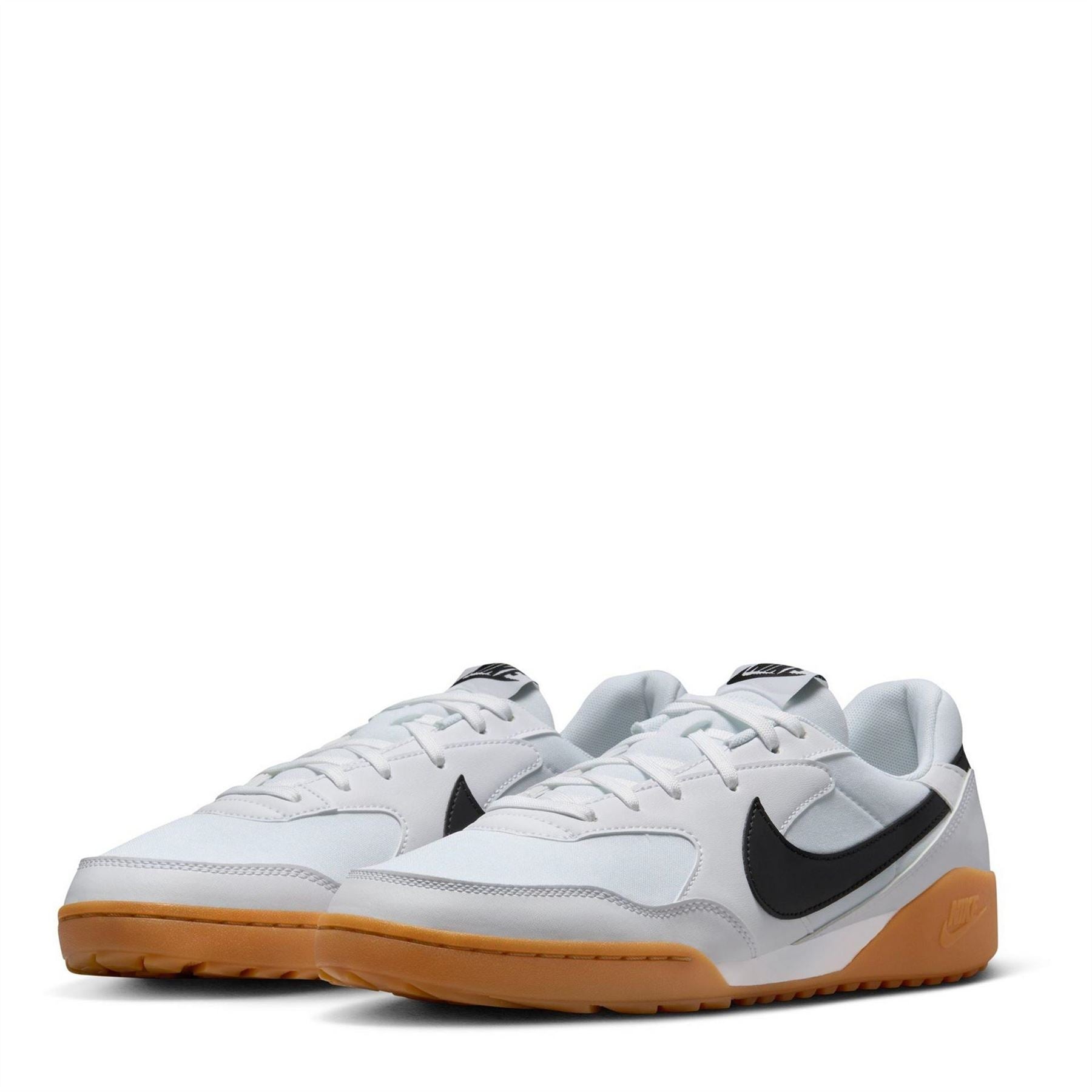 Nike Terra Manta  Round Toe Low Top Sneakers
