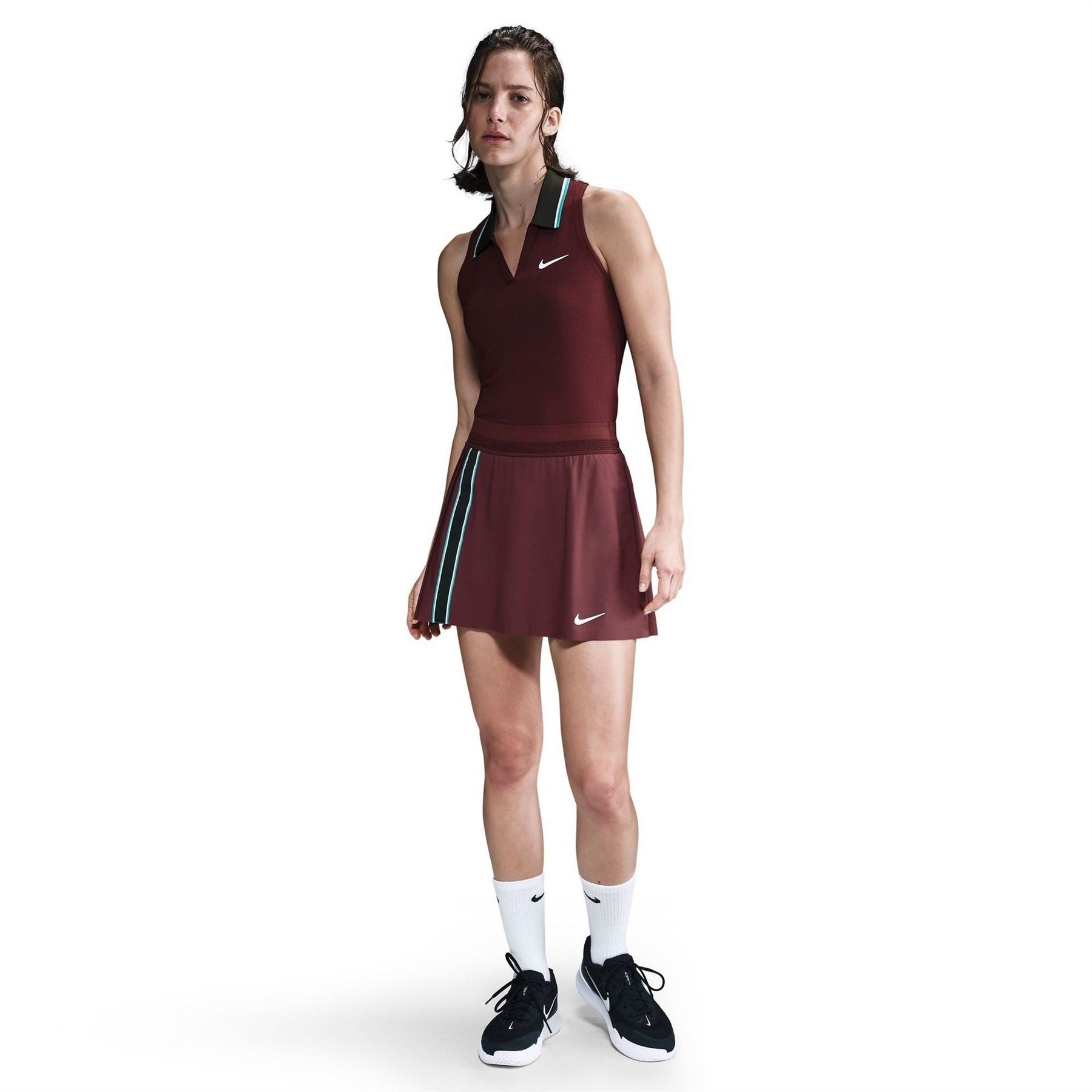 Nike Slam Slim Fit V-Neck Tank