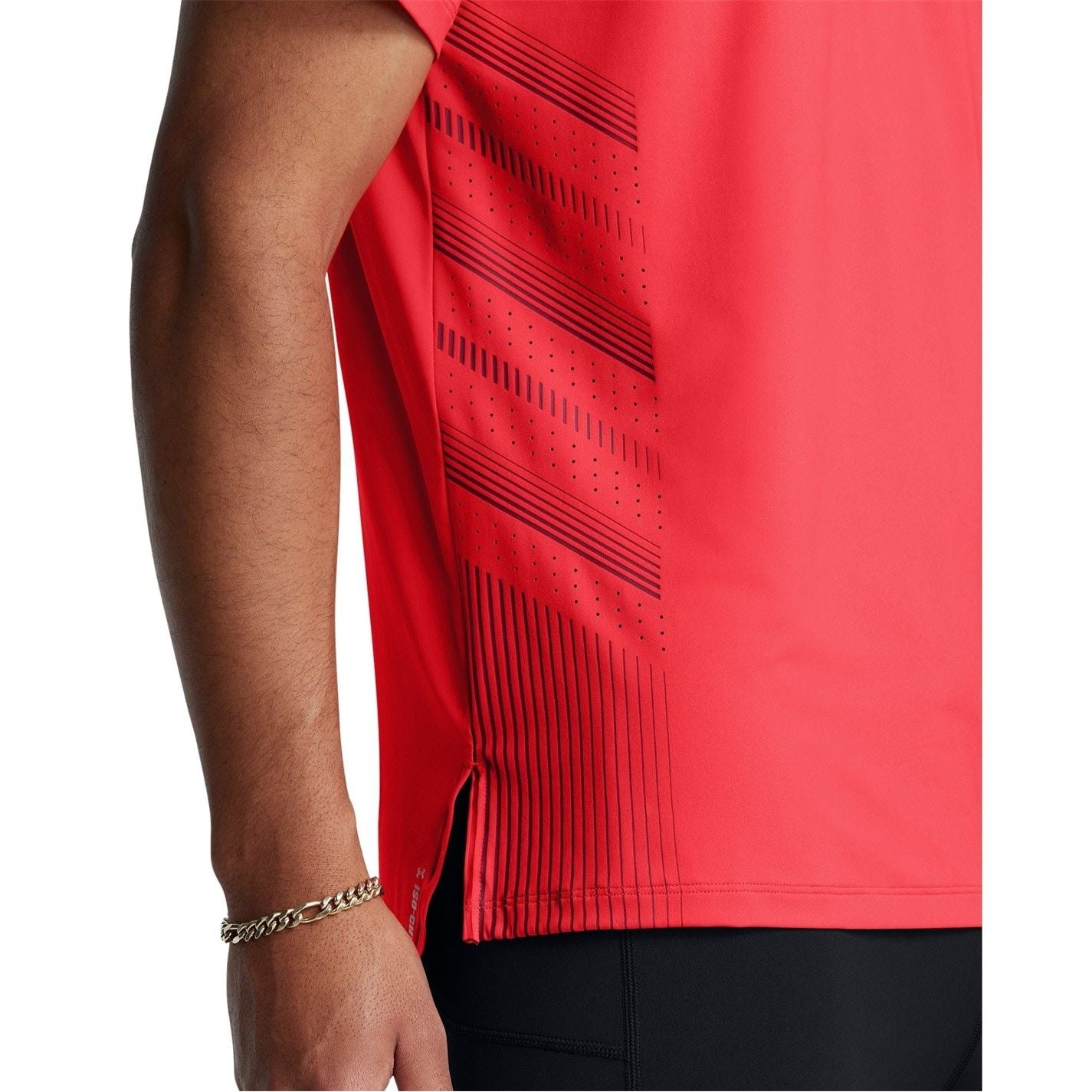 Under Armour Mens Launch Elite Graphic T-Shirt.