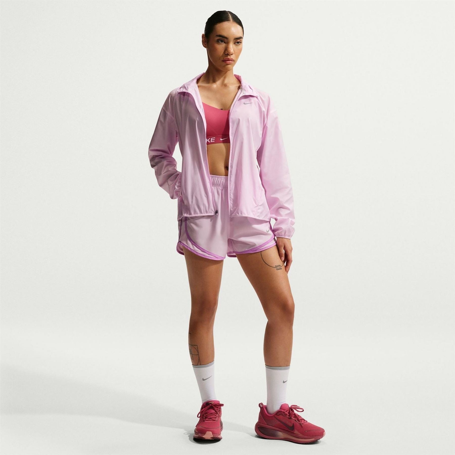 Nike Tempo Hooded Solid Patterned Windbreaker