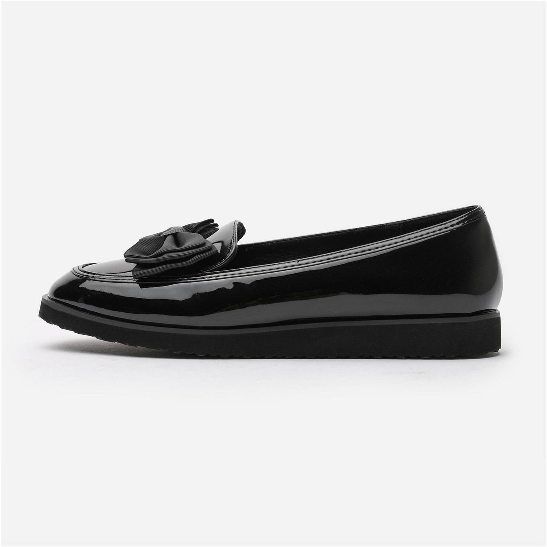 Wheres That From Alpha Round Toe Flat Heel Loafers
