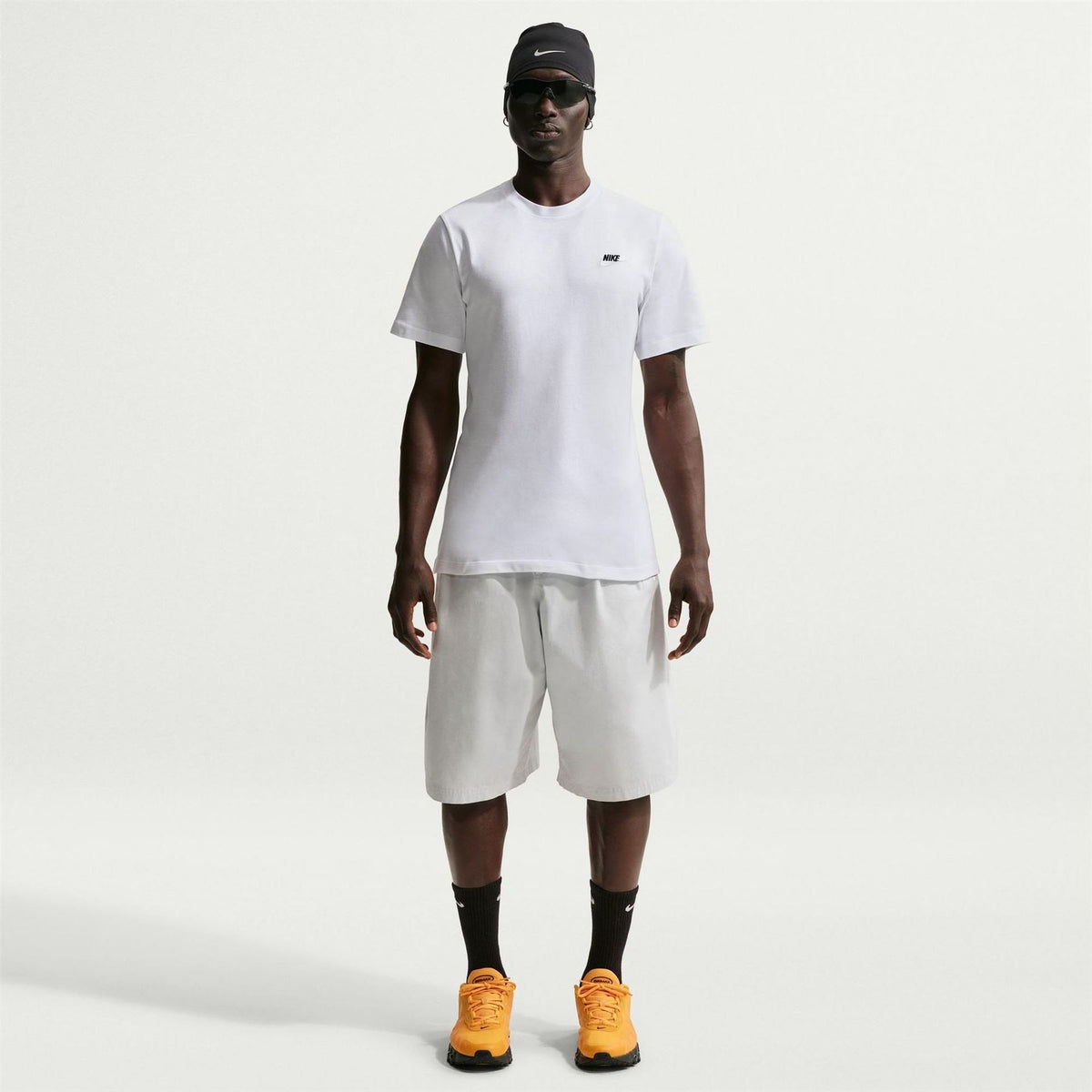 Nike Mens Sportswear Club T-Shirt