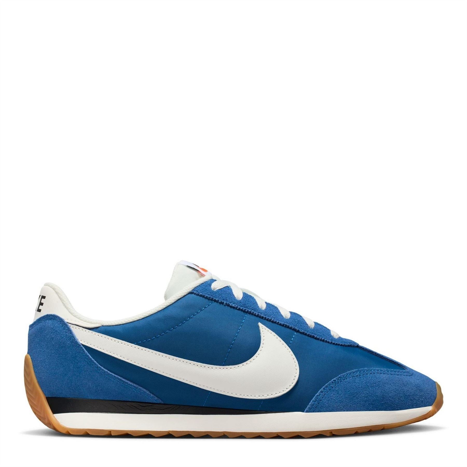 Nike Low Heel Round Toe Low Top Sneakers