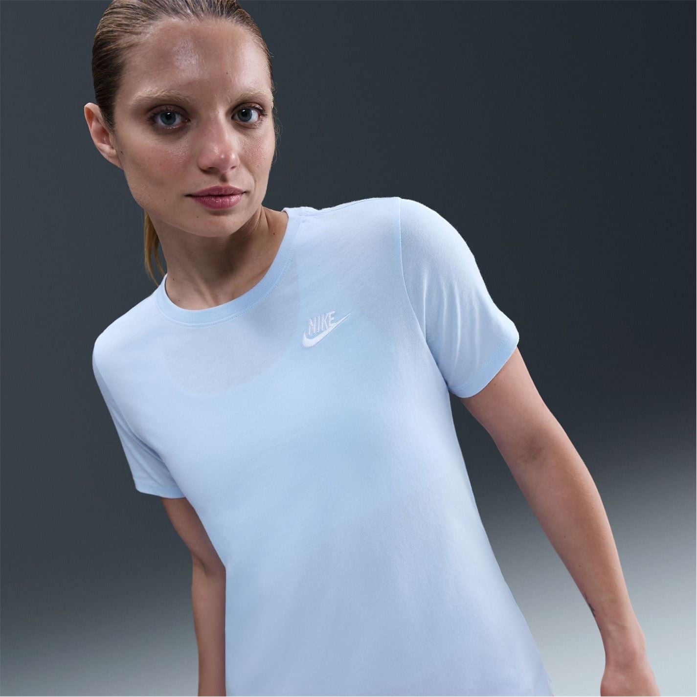 Nike Womens Sportswear Club T-Shirt