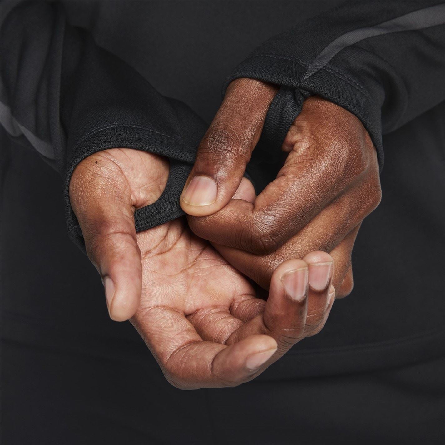 Nike Mens Academy Winter Warrior Therma Fit 1 2 Zip Football Top