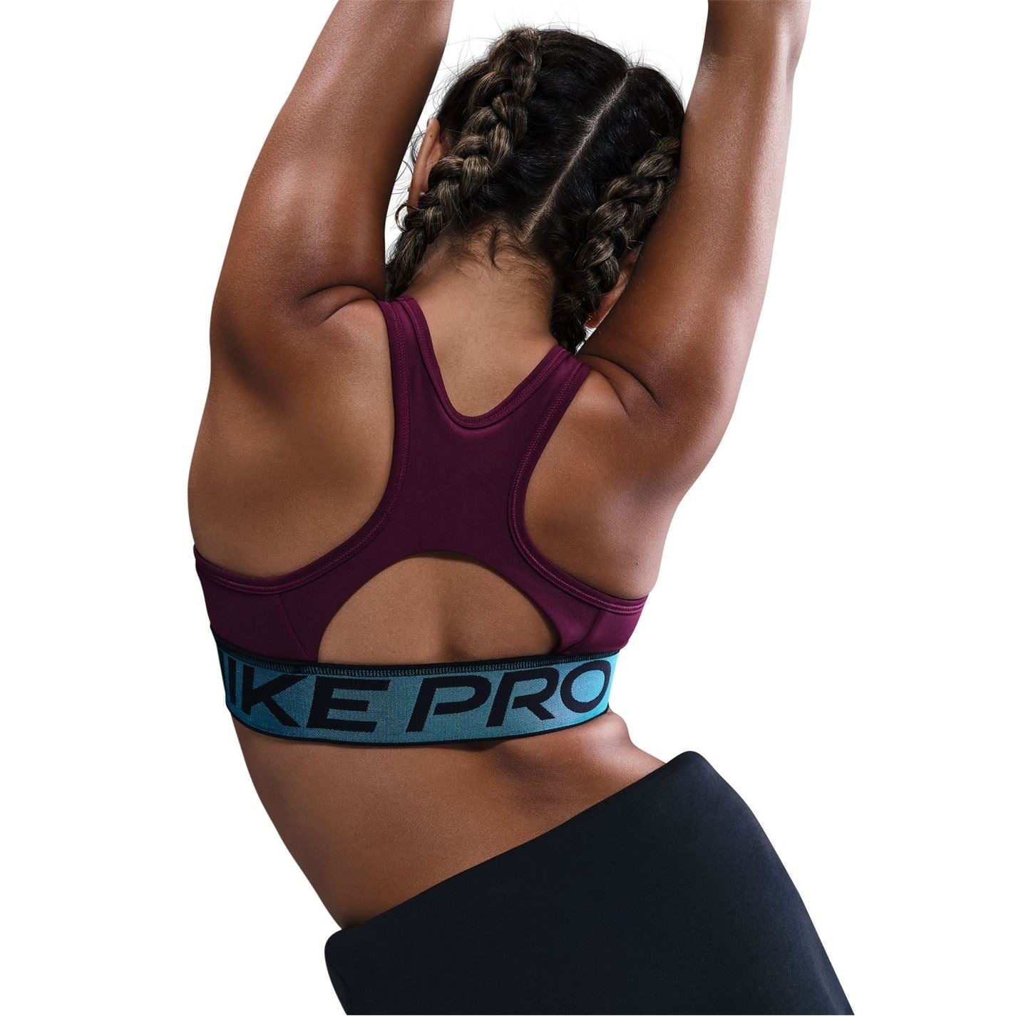 Nike Scoop Neck Snug Fit Sports Bra