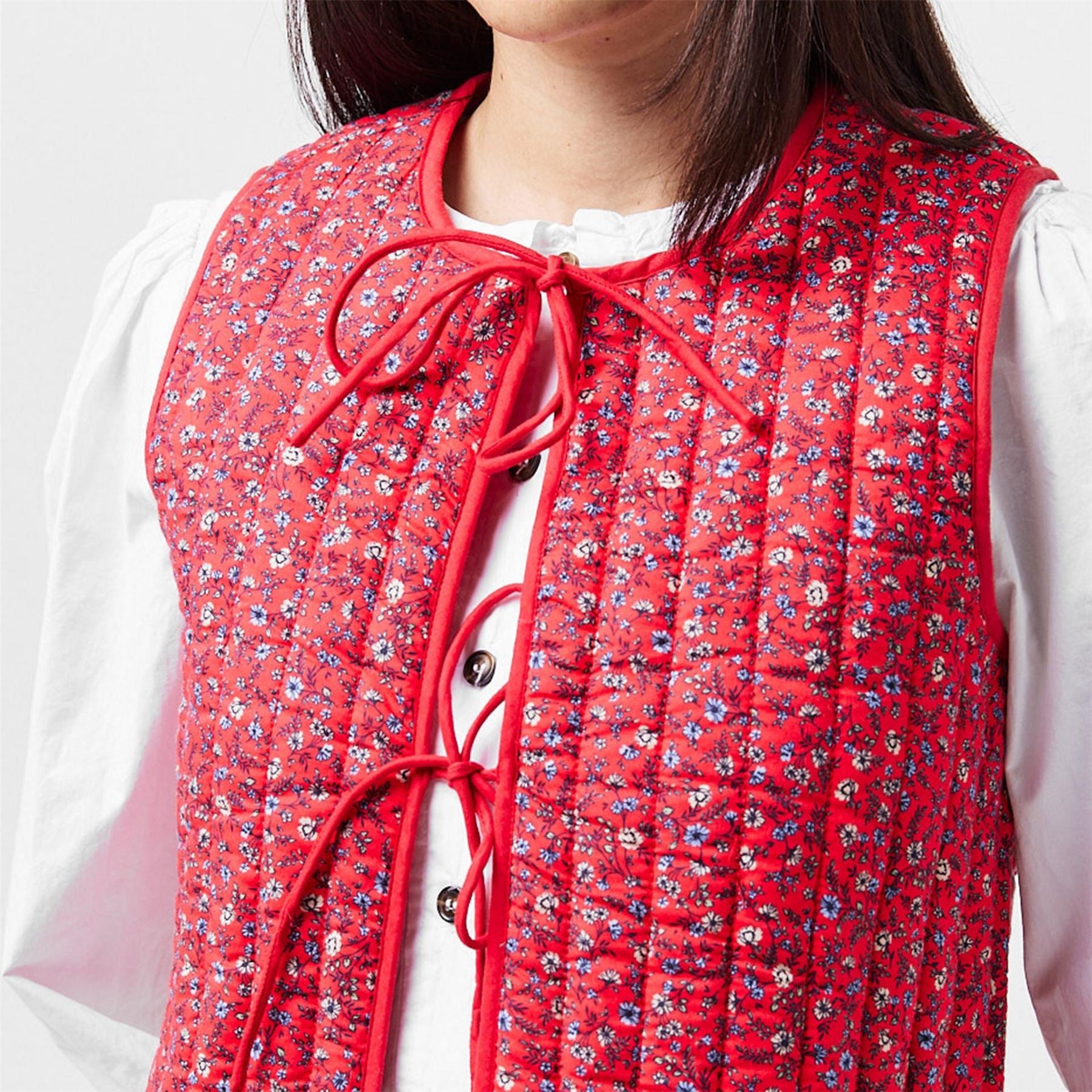 Nobodys Child Floral Patterned Tie Front Quilted Gilet