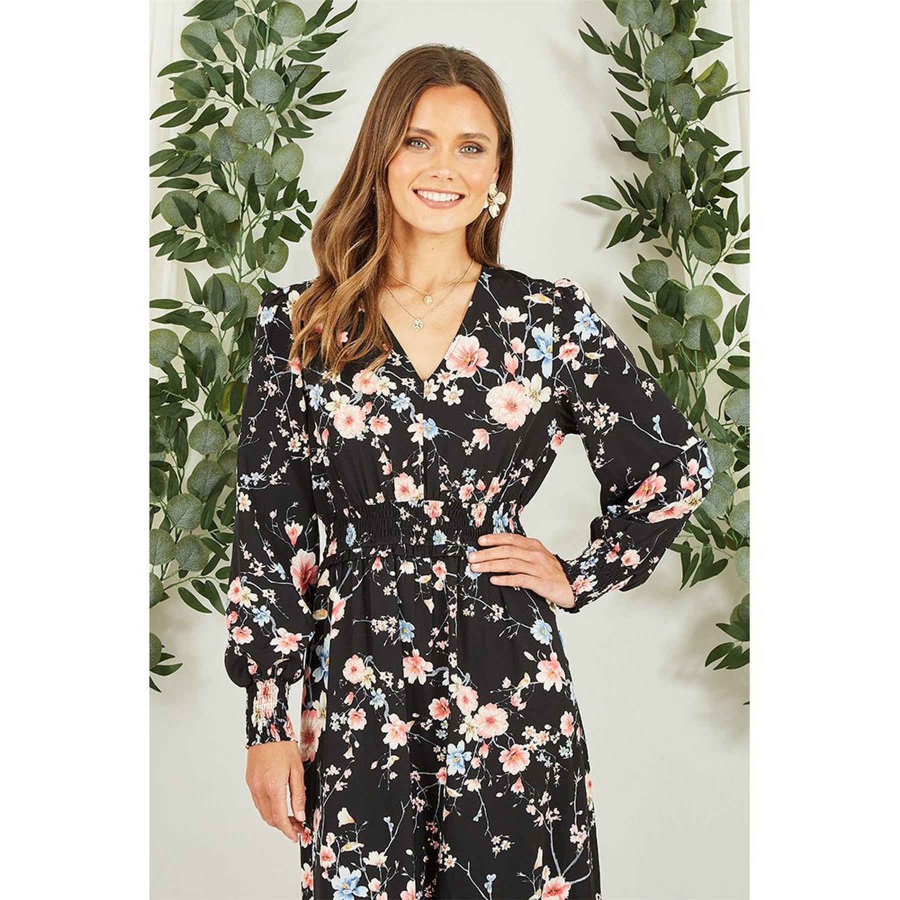 Yumi Floral Print Ruched Midi Dress