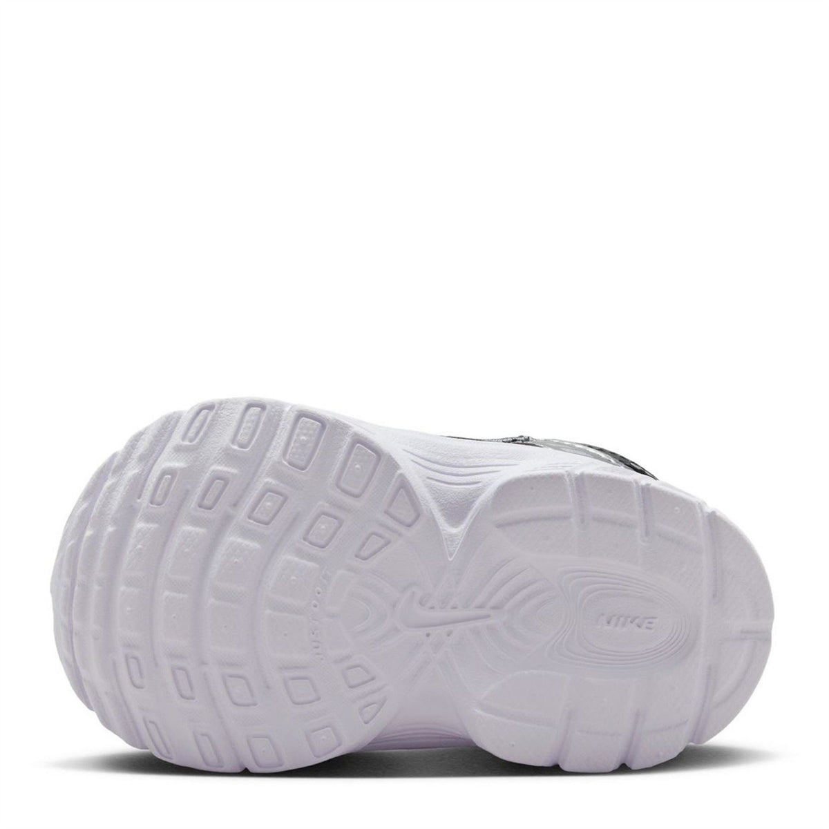 Nike V5 Runner Low Top Lace-Up Sneakers