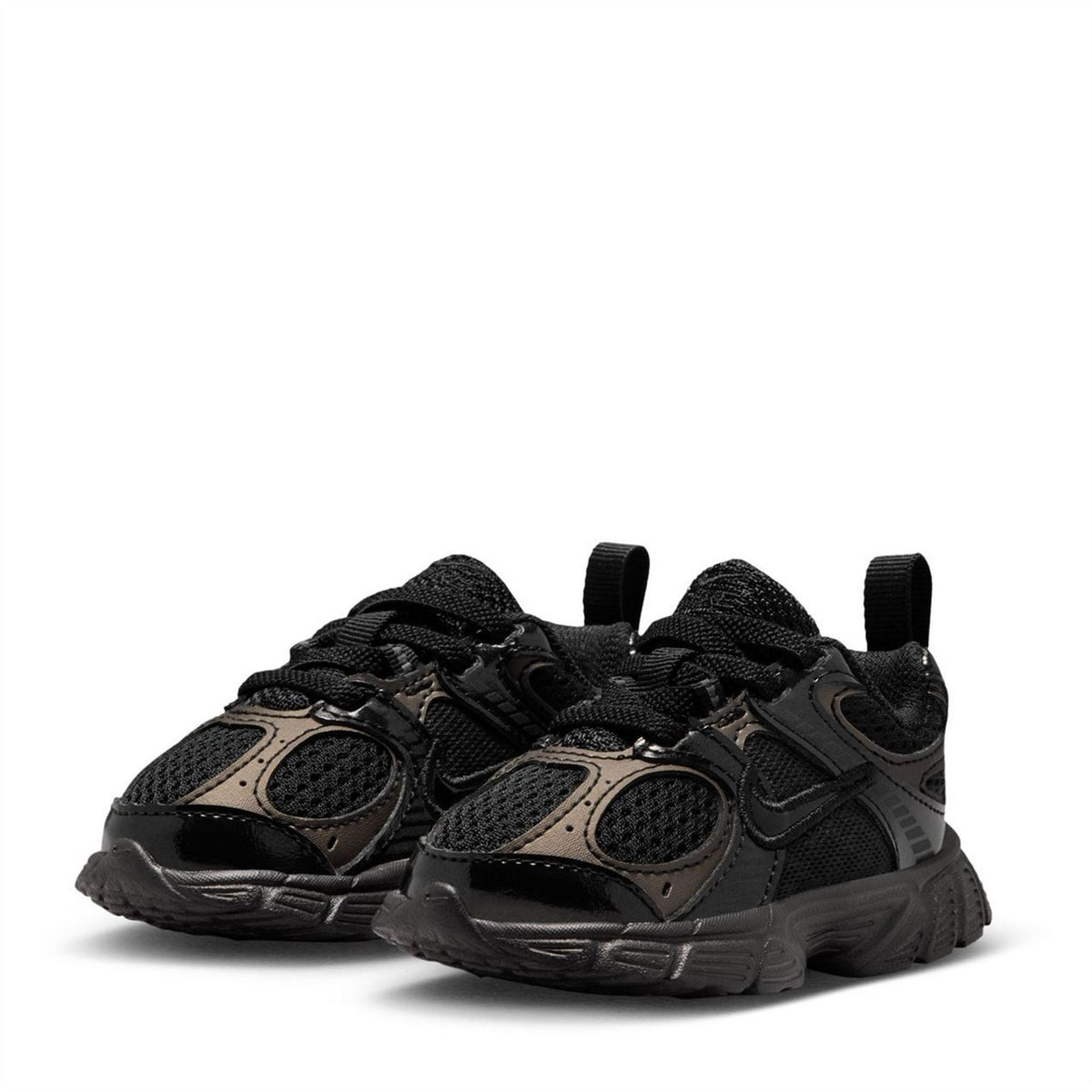 Nike V5 Runner Low Top Lace-Up Sneakers
