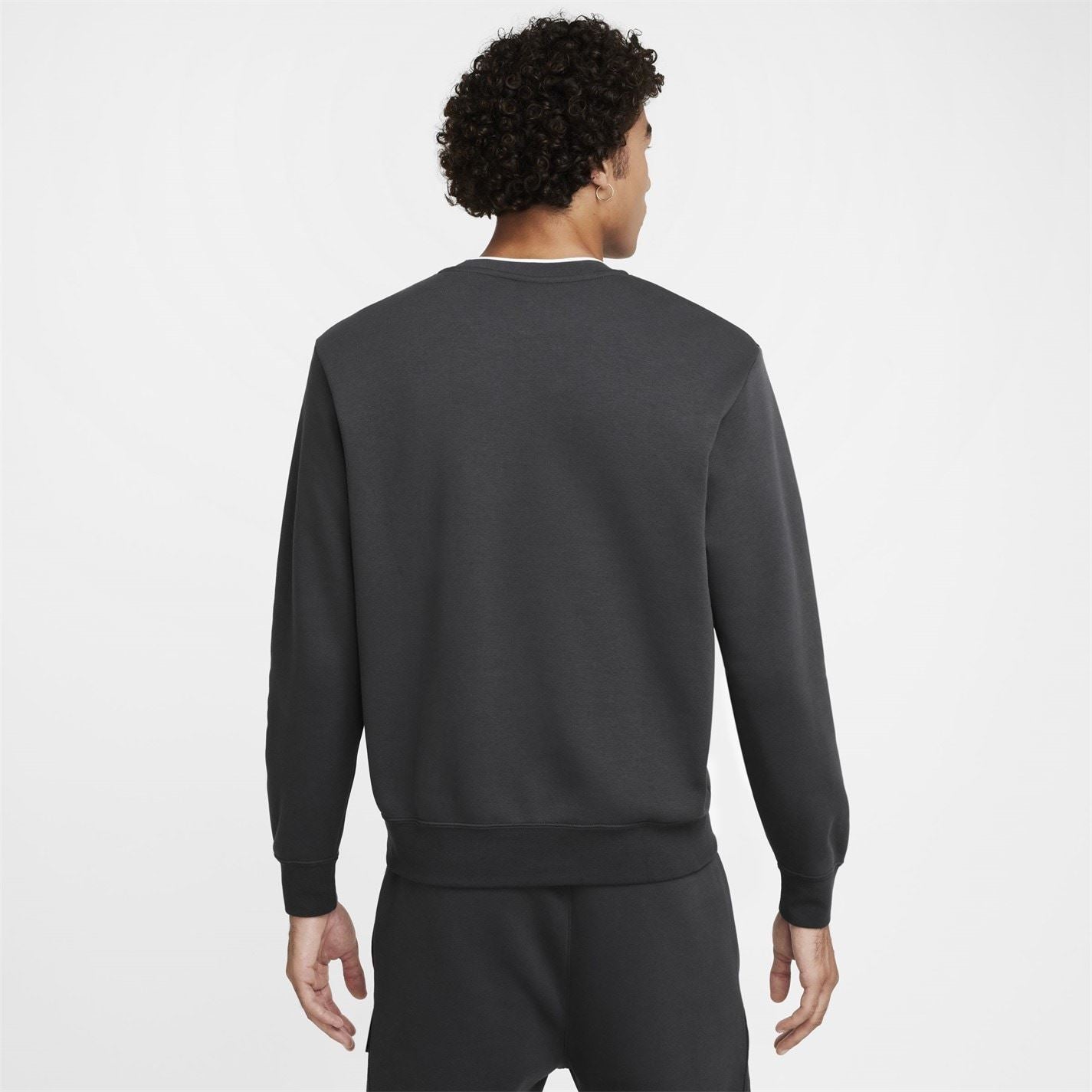Nike Crew Neck Relaxed Fit Long Sleeve Sweatshirt