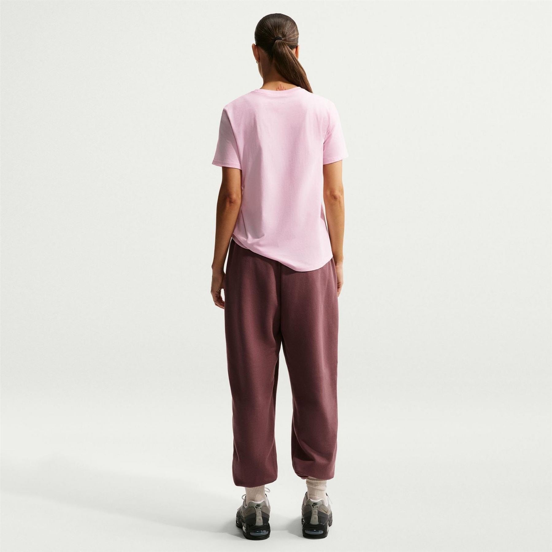 Nike Womens Sportswear Club T-Shirt