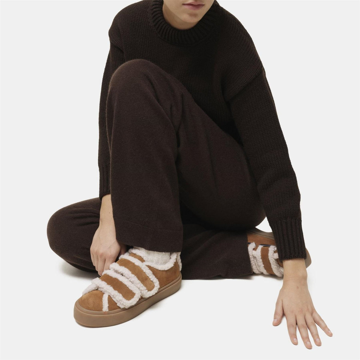 Inuikii Shearling Velcro Low Top Sneakers