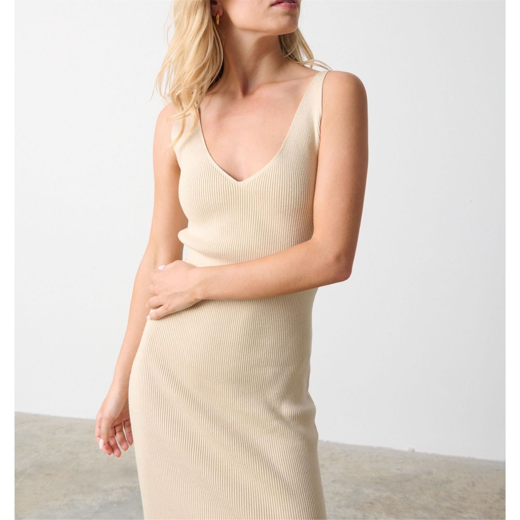 Pretty Lavish Ribbed Midaxi Dress