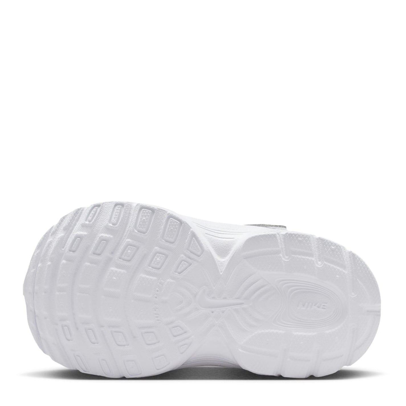 Nike V5 Runner Low Top Lace-Up Sneakers