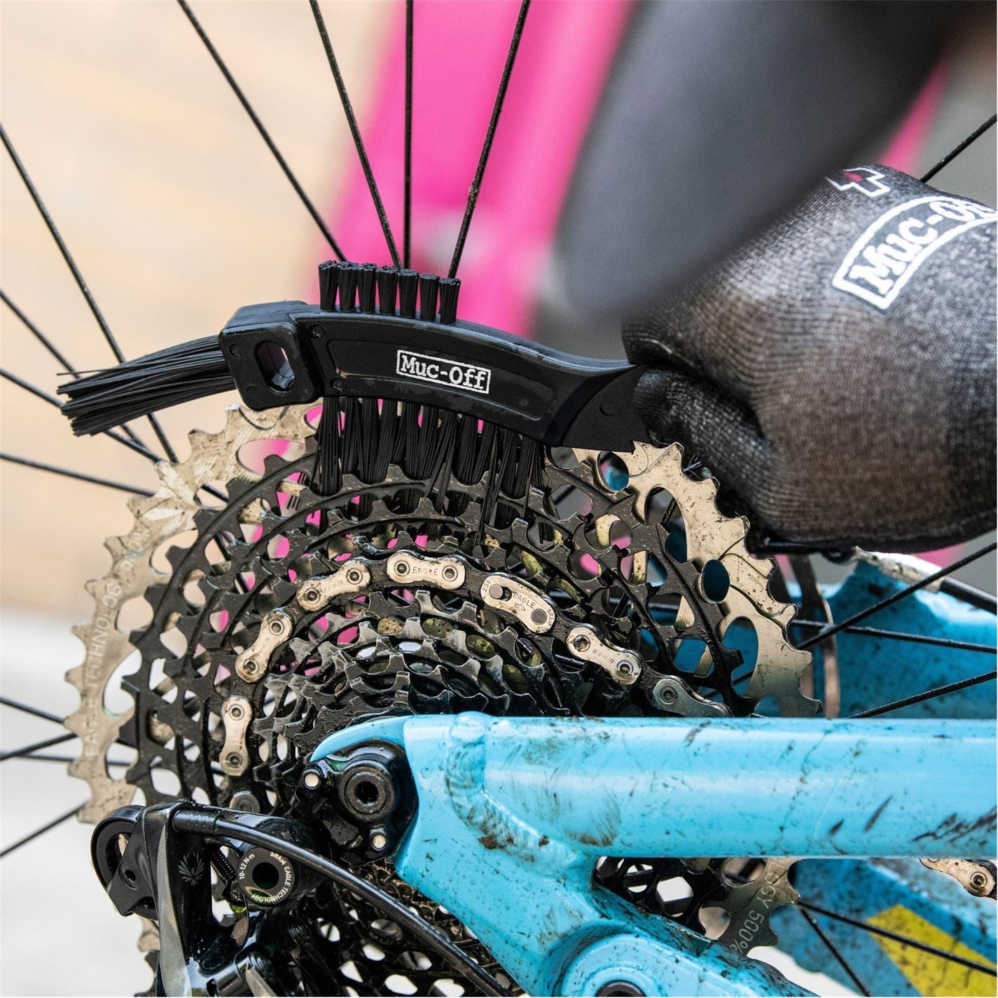 Muc-Off Off Claw Brush