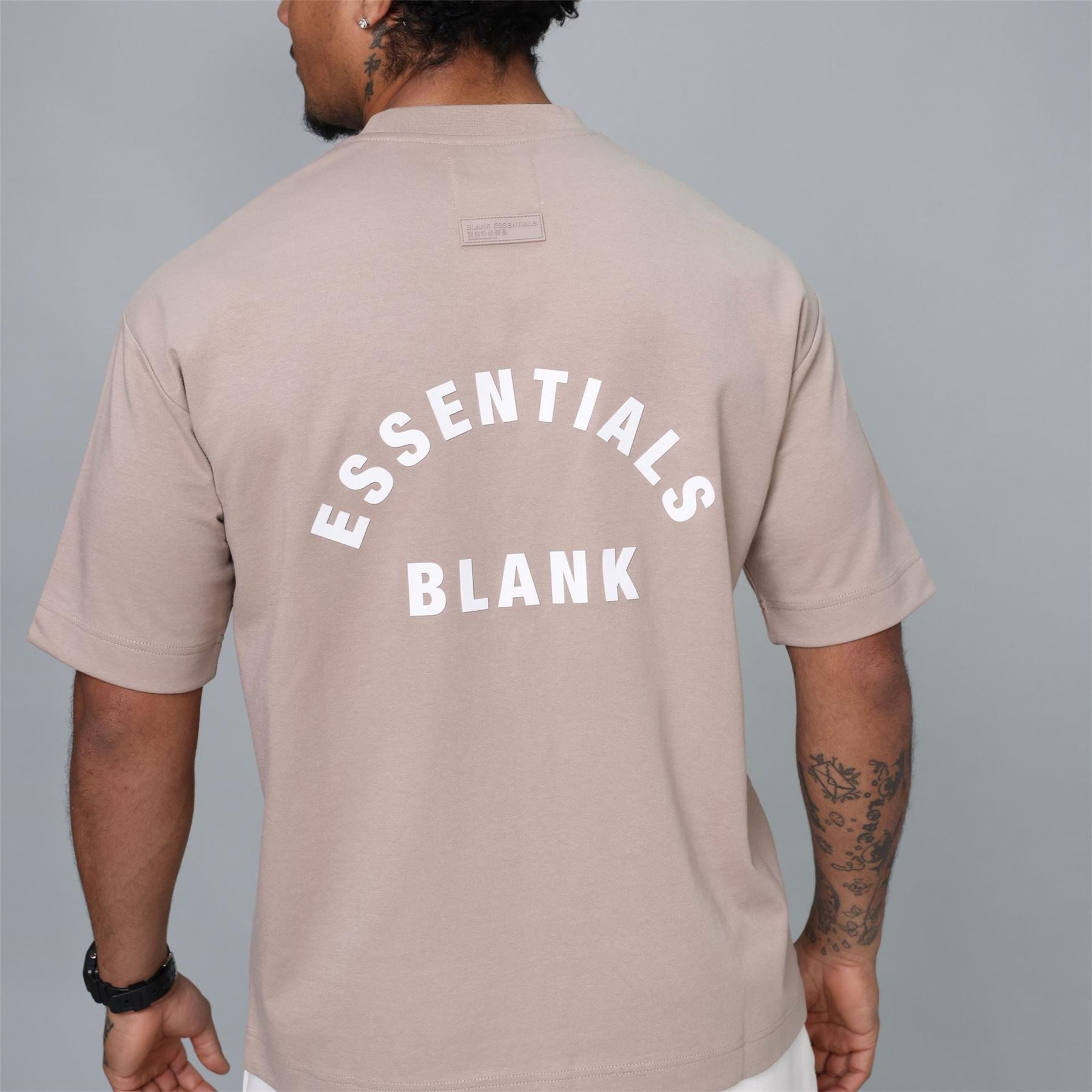 Blank Essentials Essentials Arch T-Shirt