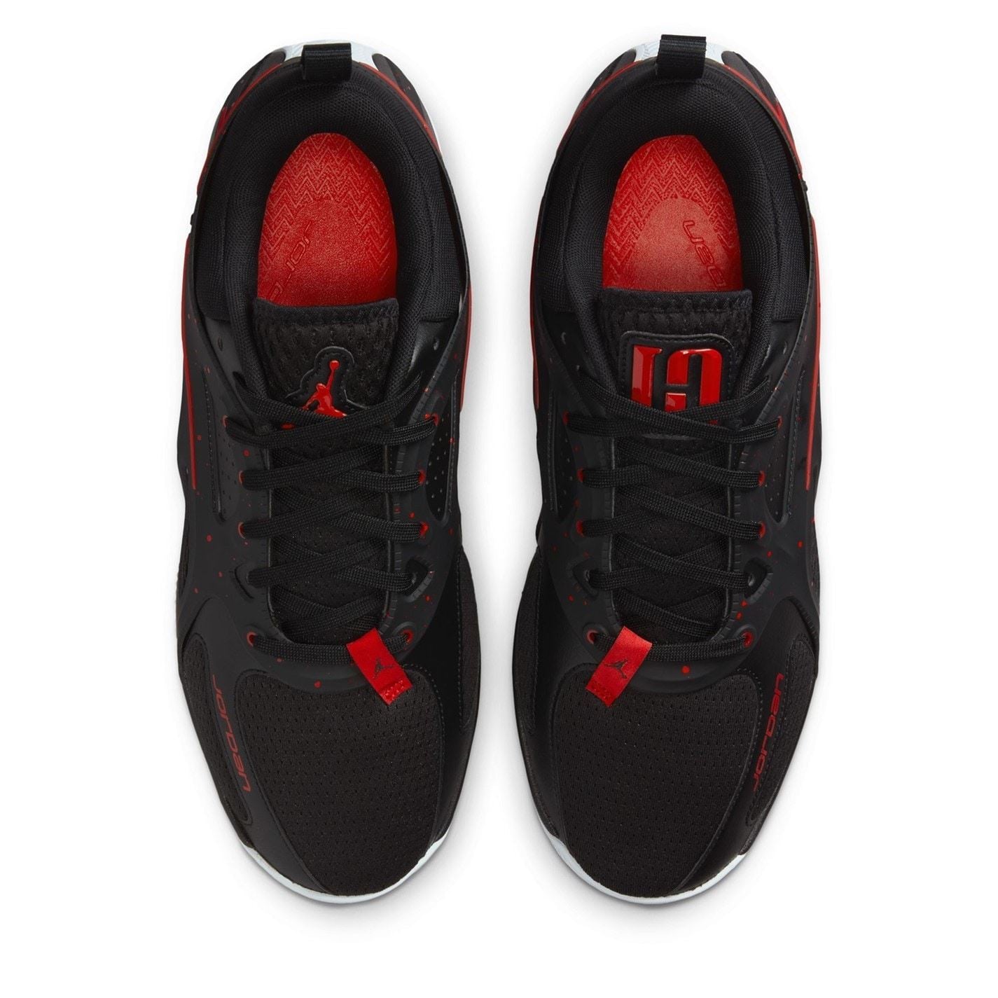 Nike Heir Basketball Low Top Lace-Up Sneakers