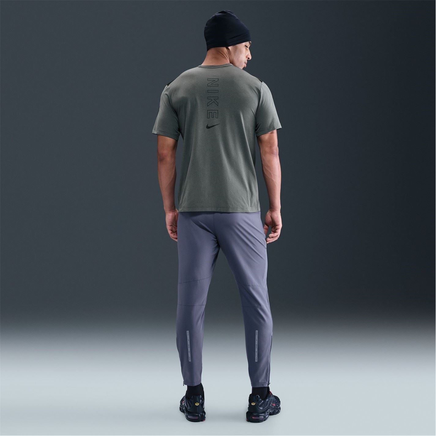 Nike Regular Fit Short Sleeve Crew Neck T-Shirt