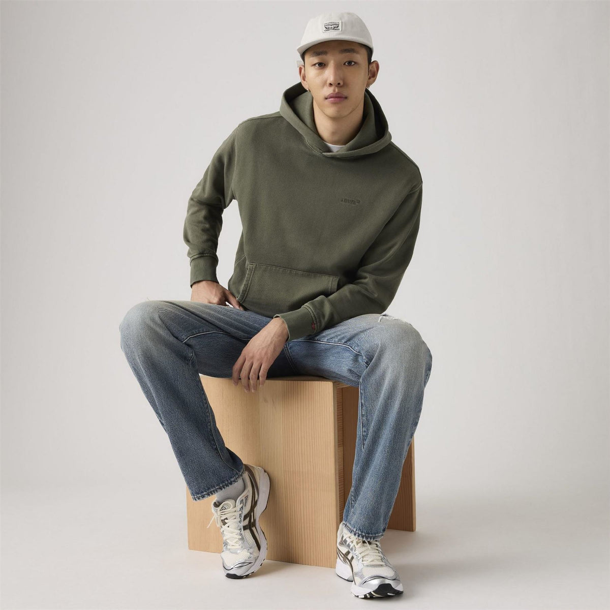 Levis Hooded Neck Drop Shoulder Sweatshirt with Kangaroo Pocket