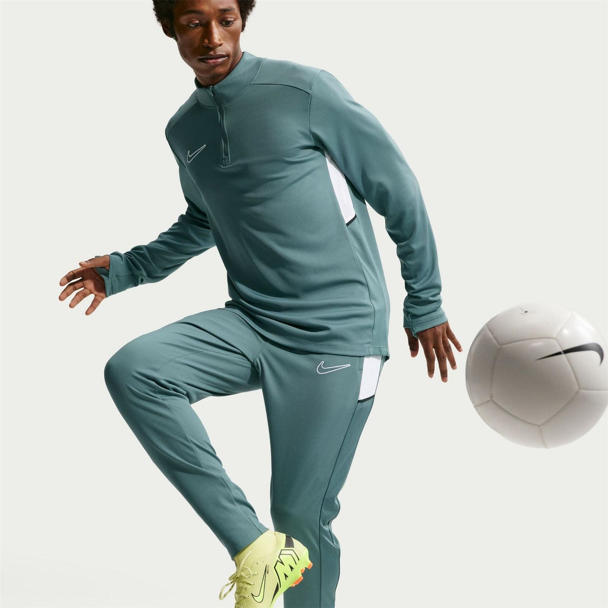 Nike Mens Dri Fit Academy Zippered Football Pants
