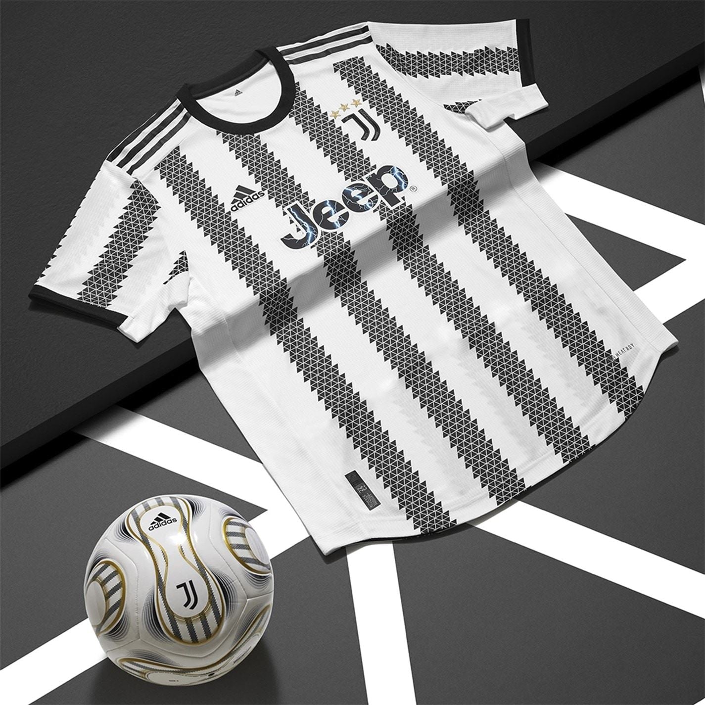 adidas Womens Juventus Authentic Home Shirt 2021 2022