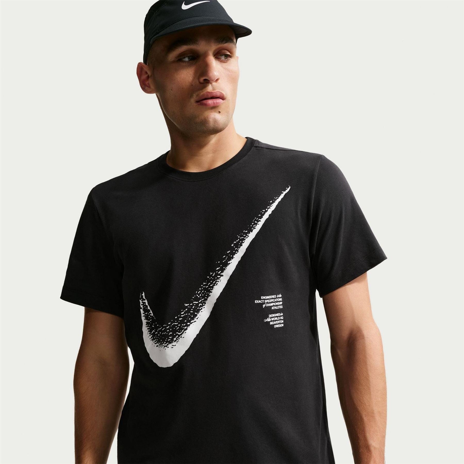 Nike Bold Logo Graphic Crew Neck Short Sleeve T-Shirt