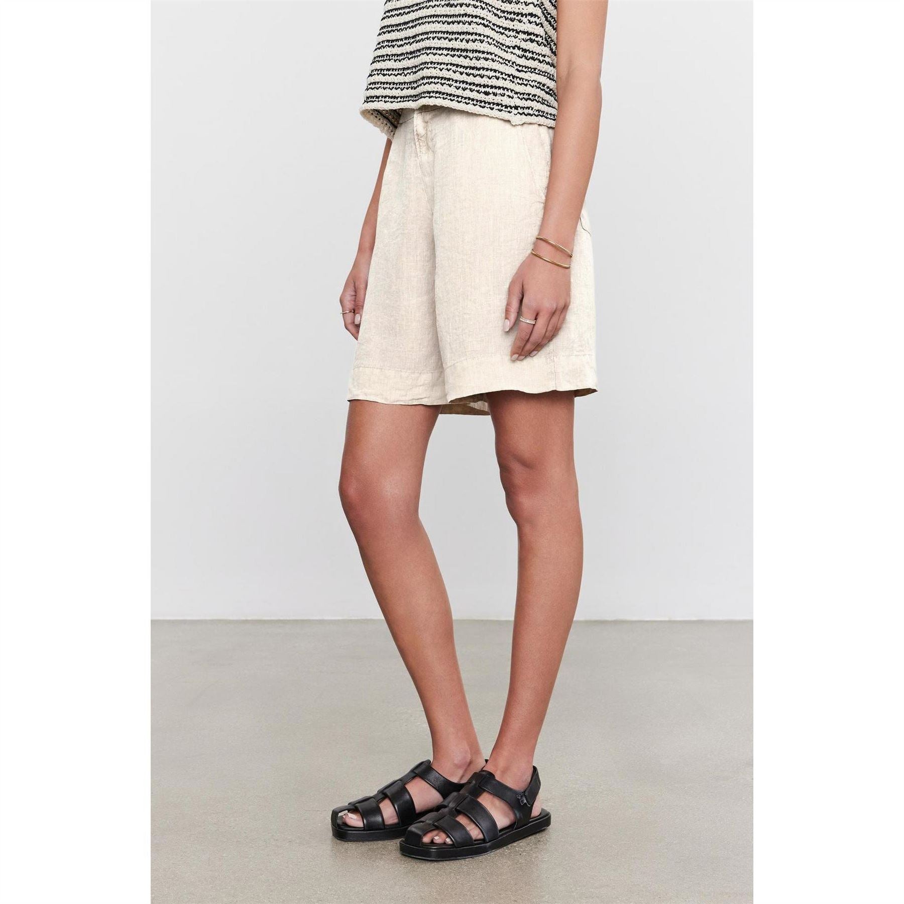 Velvet by Graham and Spencer Solid Patterned Relaxed Fit Bermuda Shorts
