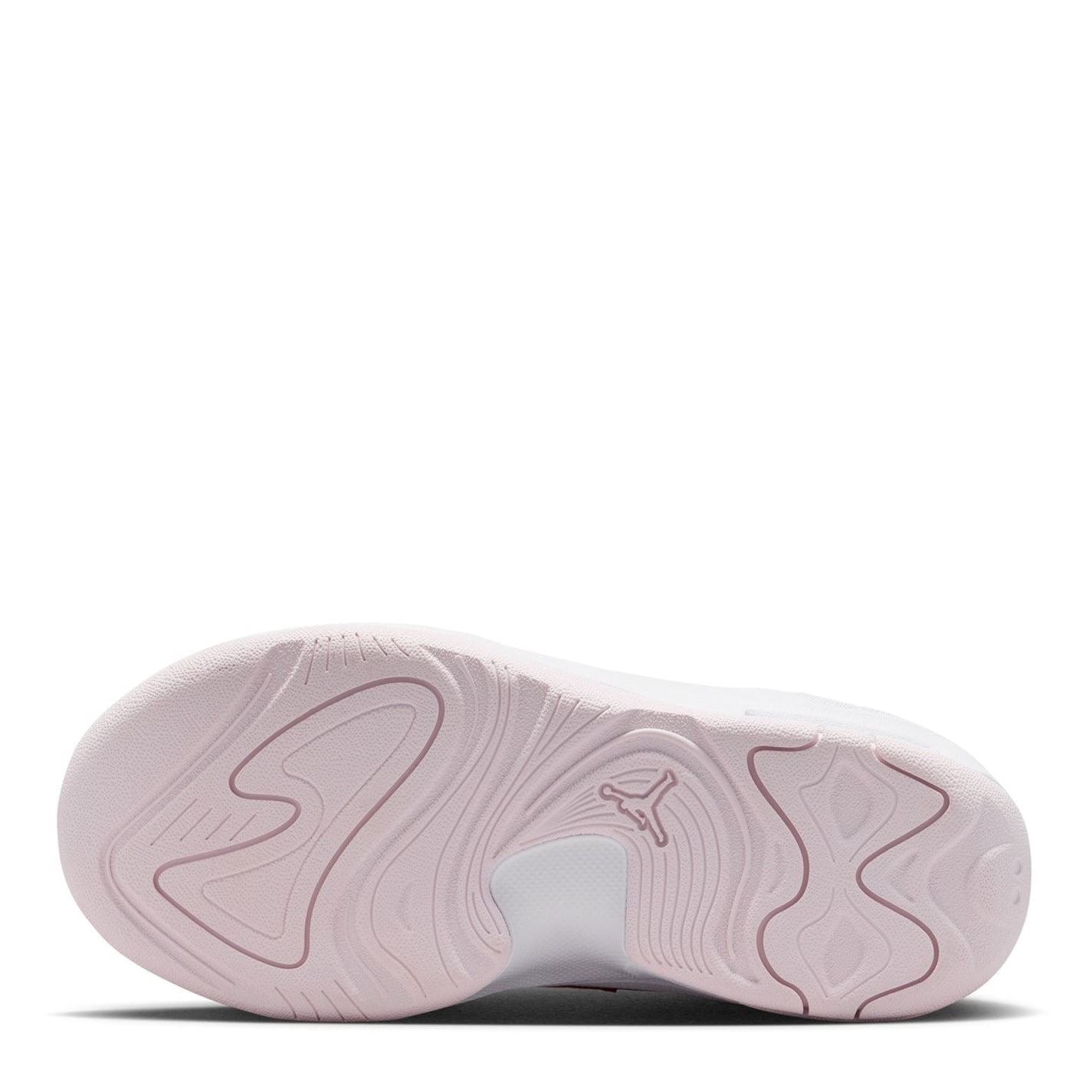 Air Jordan Max Aura Basketball Trainers