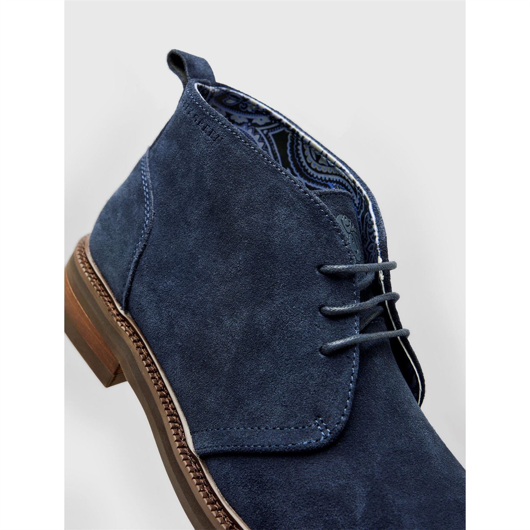 Pretty Green Solid Patterned Chukka Boots