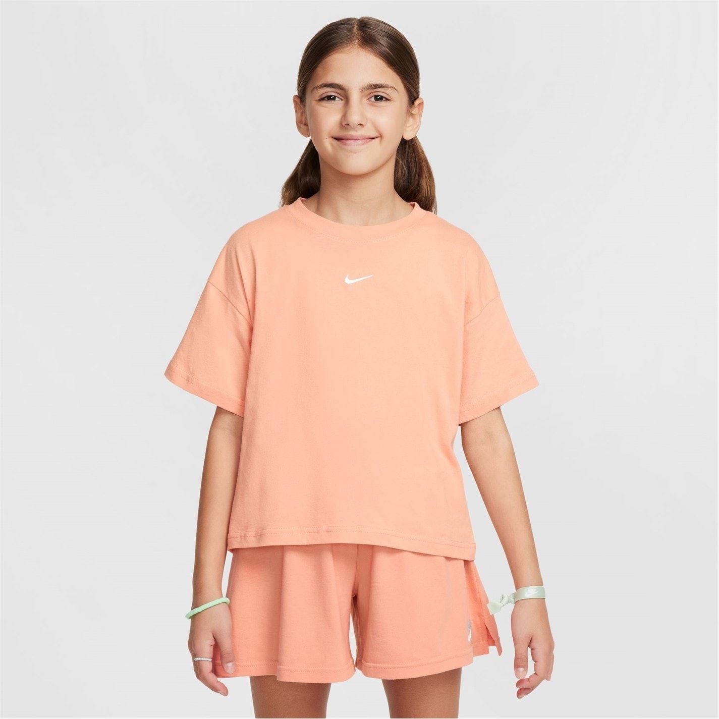 Nike Sportswear Big Kids (girls) T-Shirt