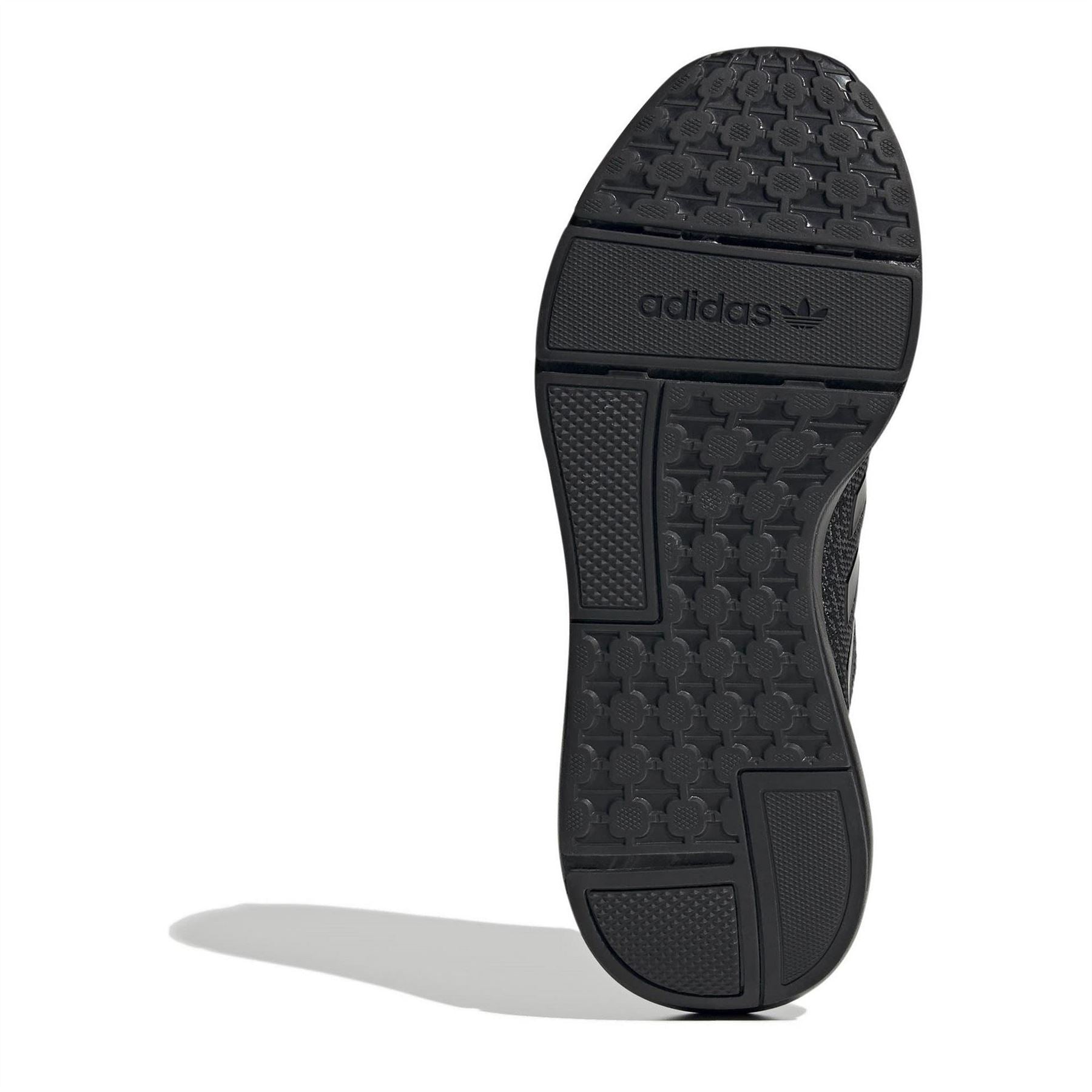 adidas Mens Run 22 Shoes
