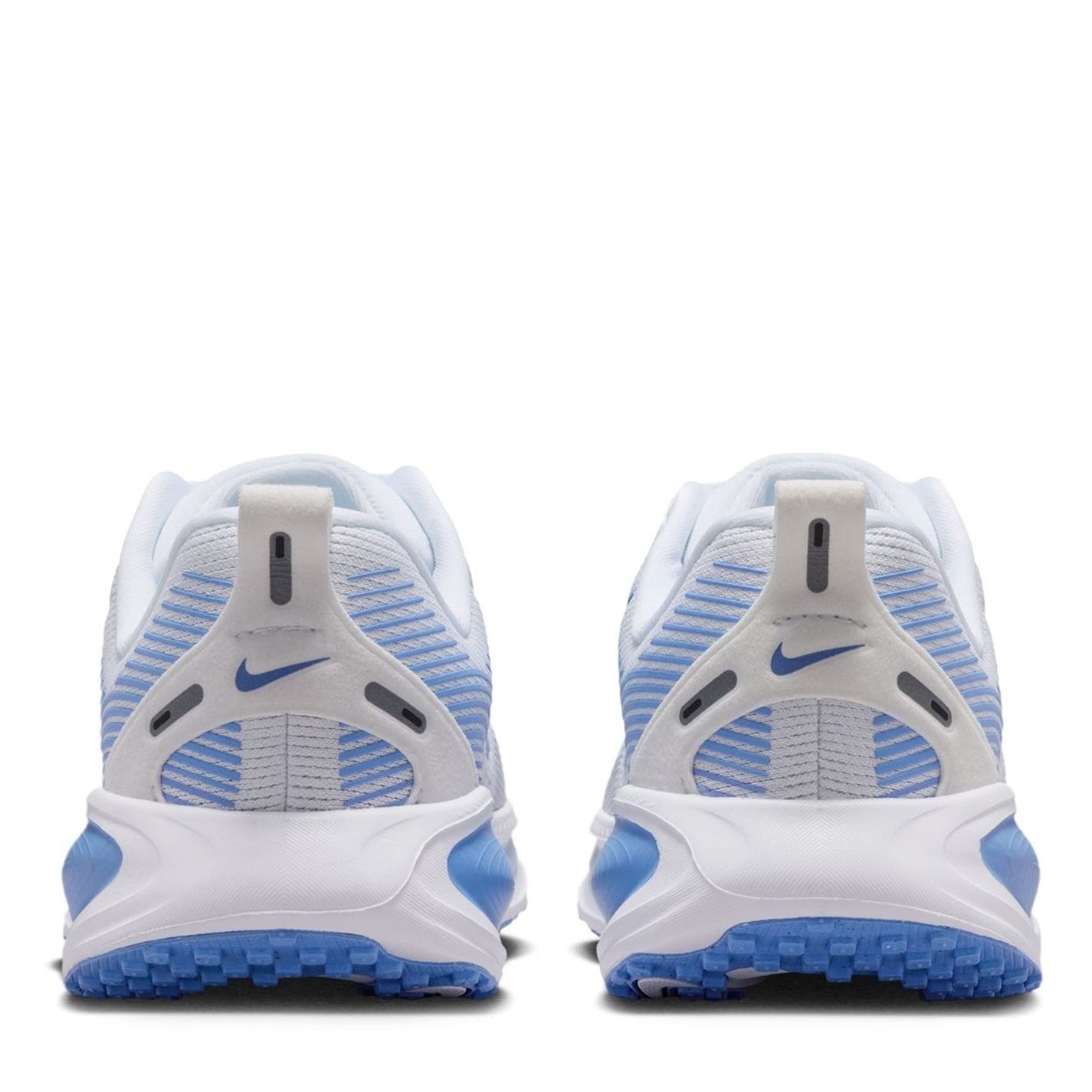 Nike Vomero 18 Low Top Lace-Up Sneakers