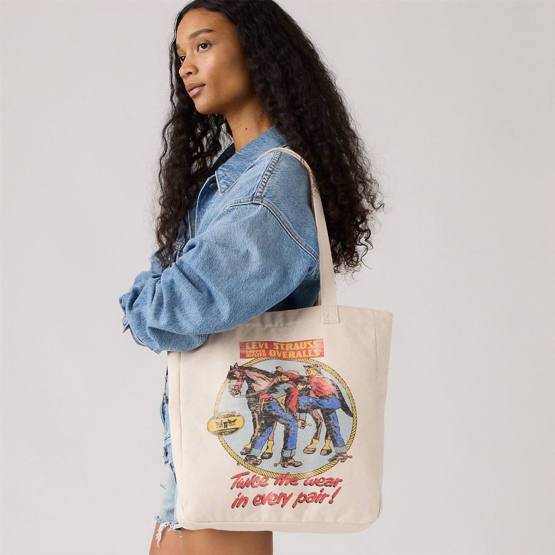 Levis Graphic Tote Circular