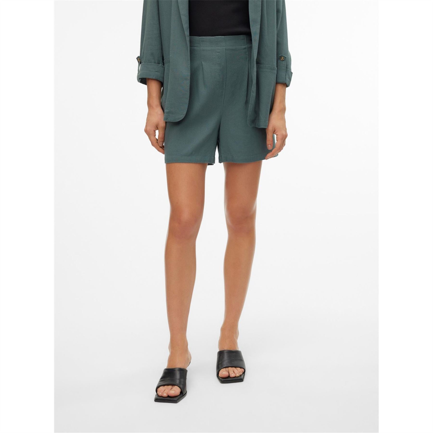 Vero Moda Jesmilo Bermuda Shorts with Elasticated Waistband