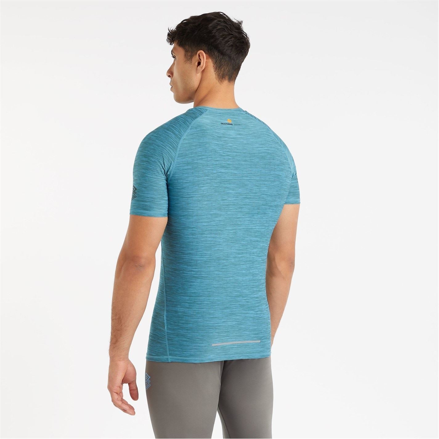 Umbro Pro Training Elite Slim Fit Raglan Sleeve Crew Neck Athletic Top