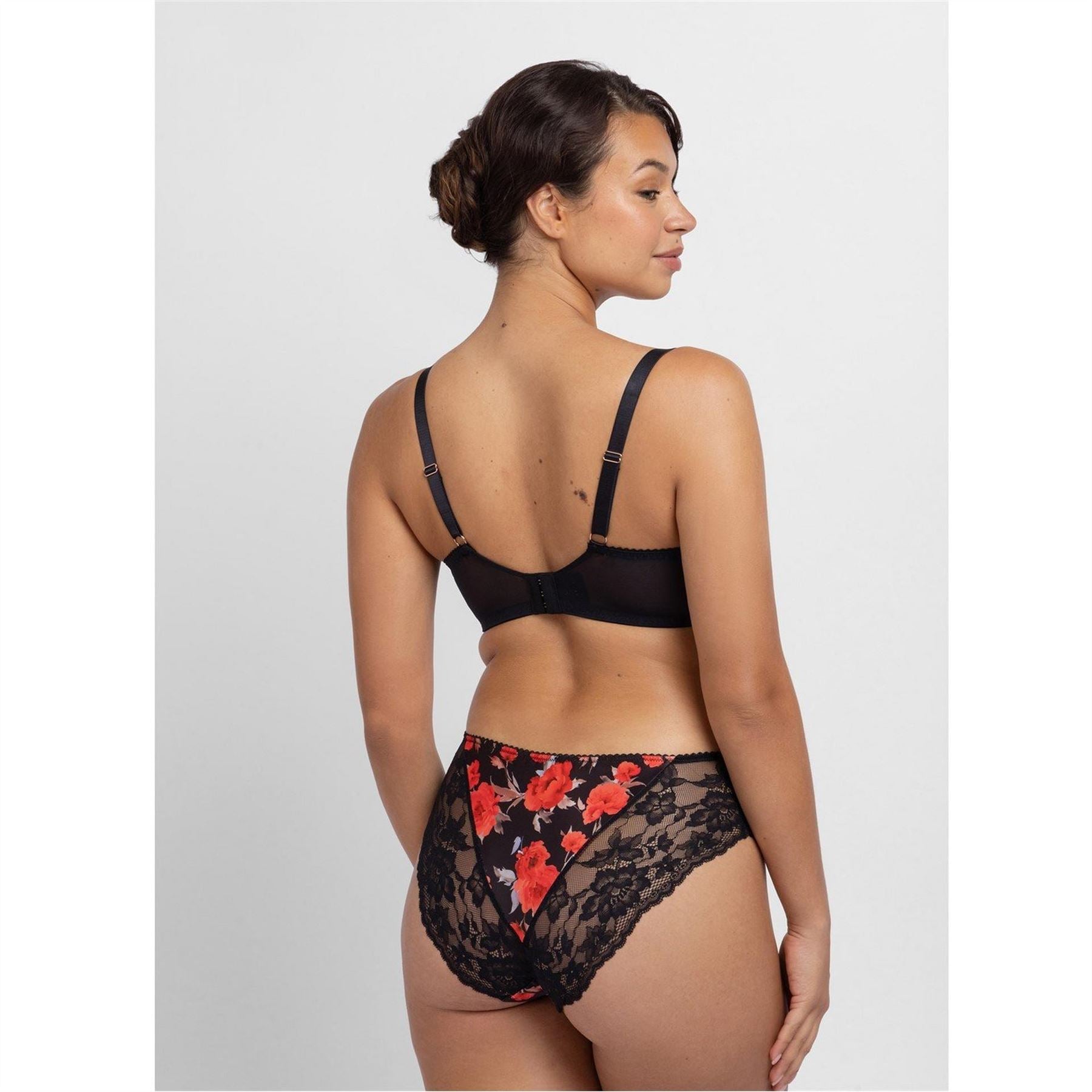 Dorina Bra