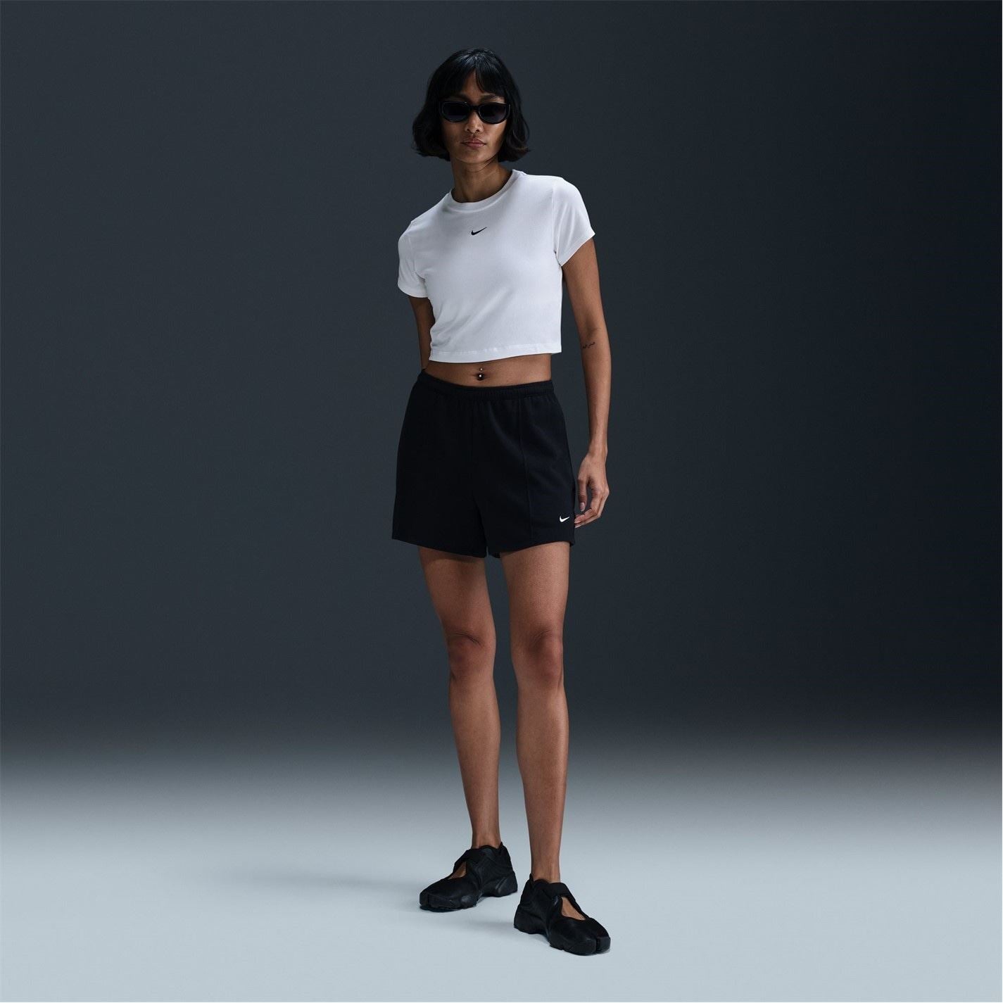 Nike Cropped Relaxed Fit Crew Neck T-Shirt