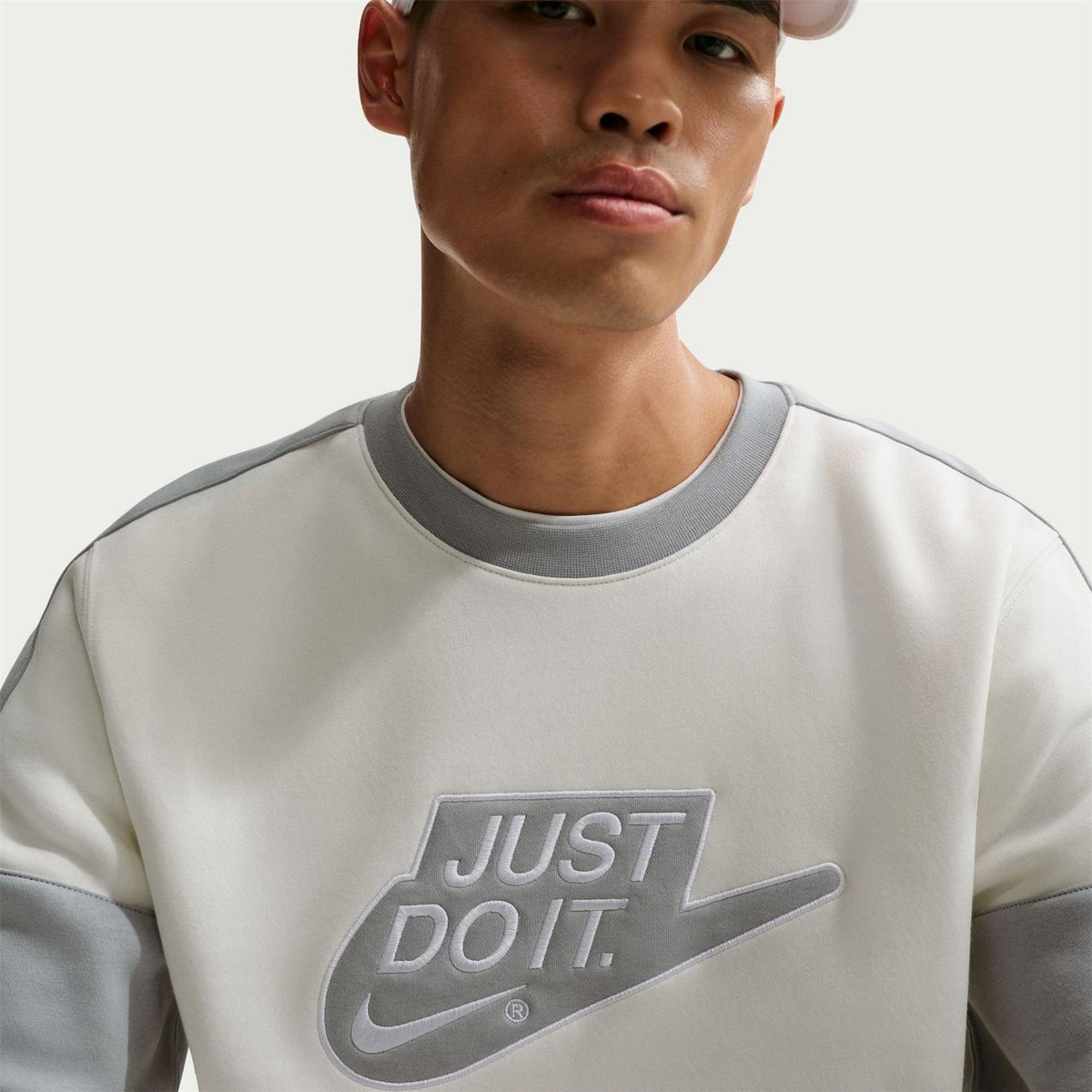 Nike Wordmark Back Neck Logo Crew Neck Long Sleeve Sweatshirt
