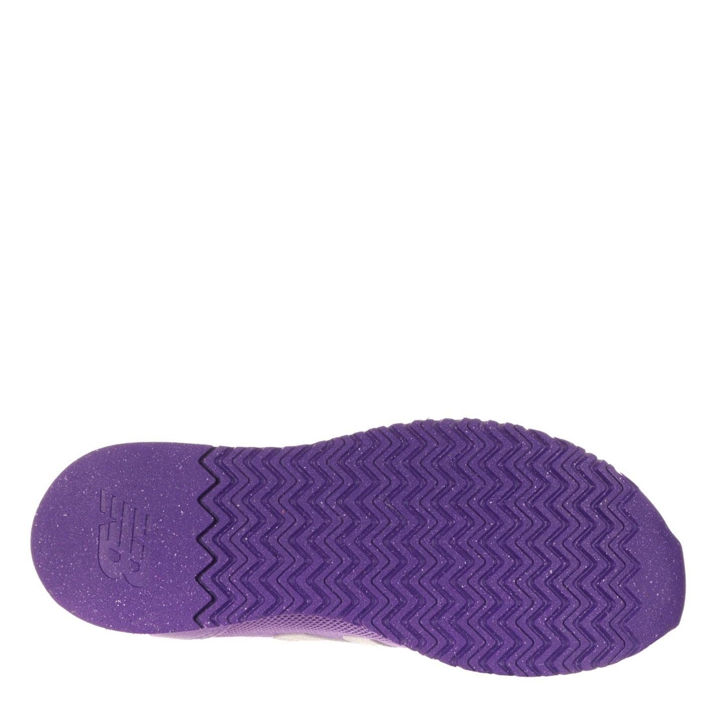 New Balance Round Toe Flat Heel Low Top Sneakers