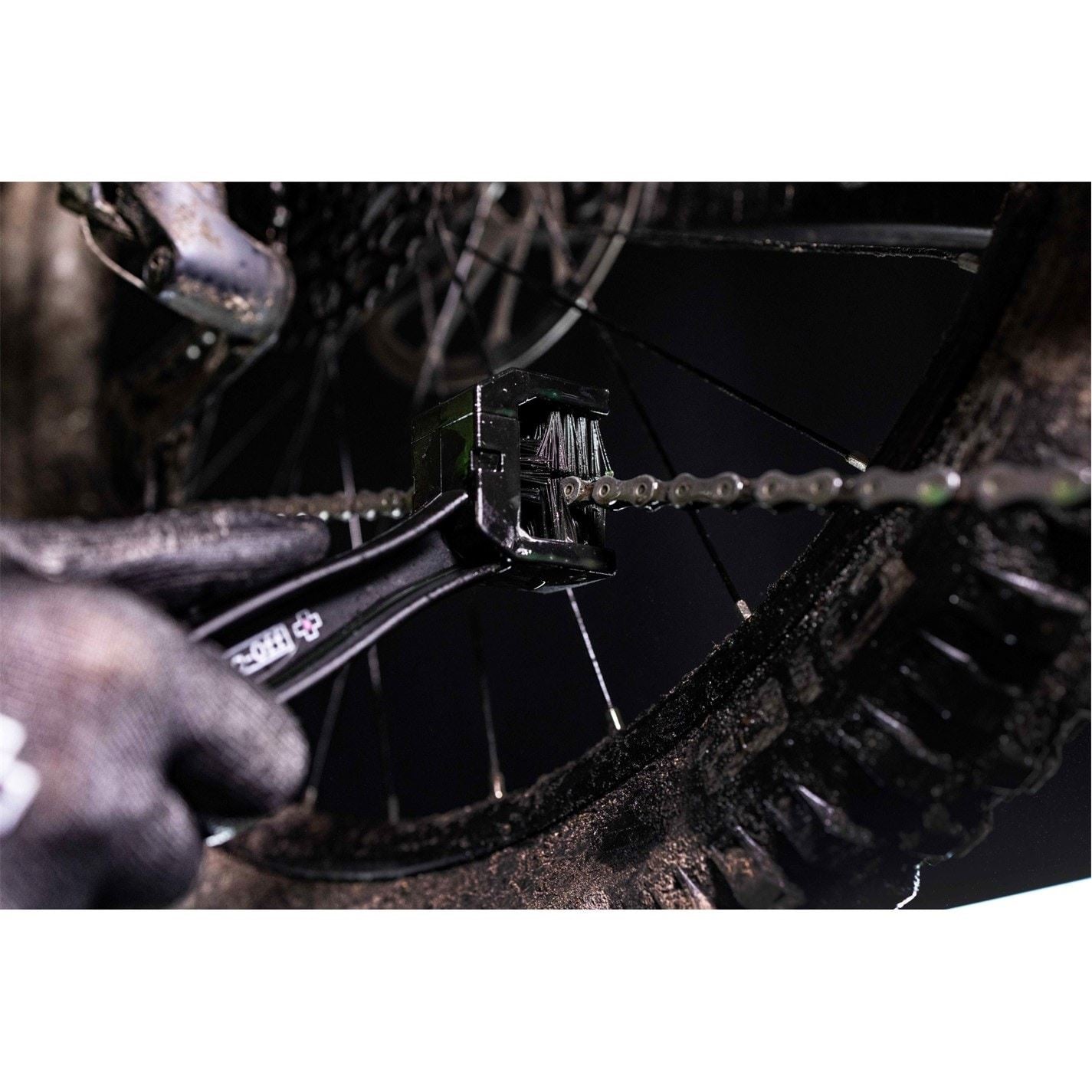 Muc-Off Off Chain Brush