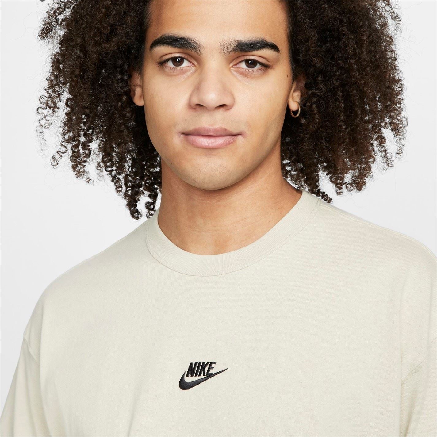 Nike Mens Sportswear Premium Essentials T-Shirt