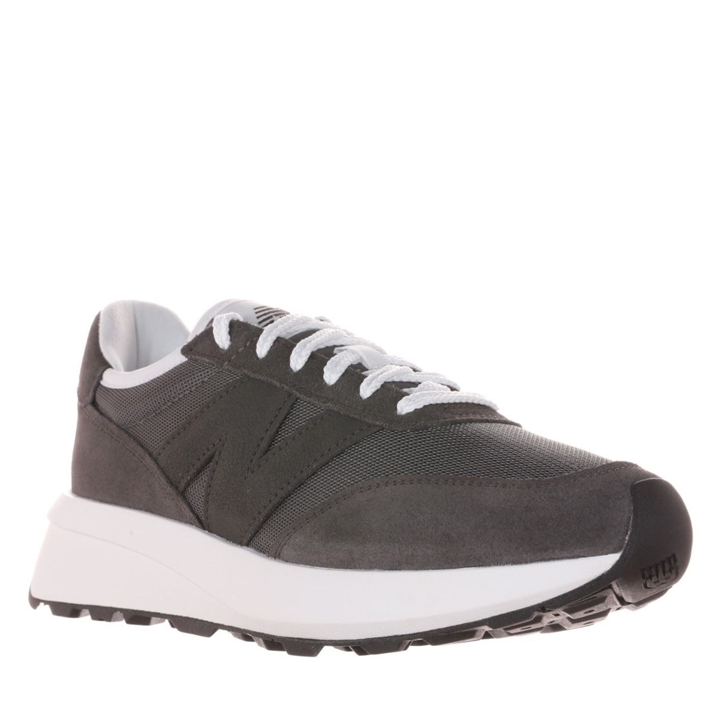 New Balance Low Top Round Toe Flat Heel Sneakers